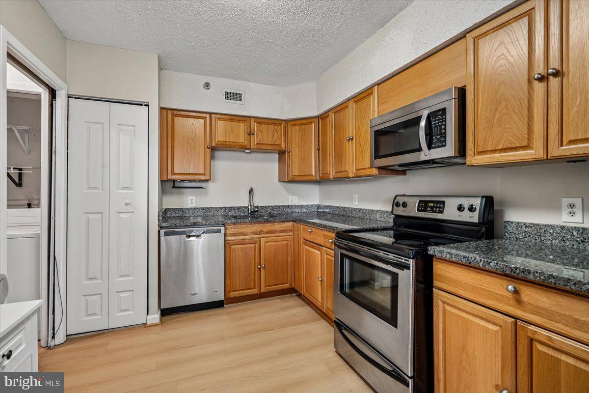 SKYLINE SQUARE CONDO - Residential