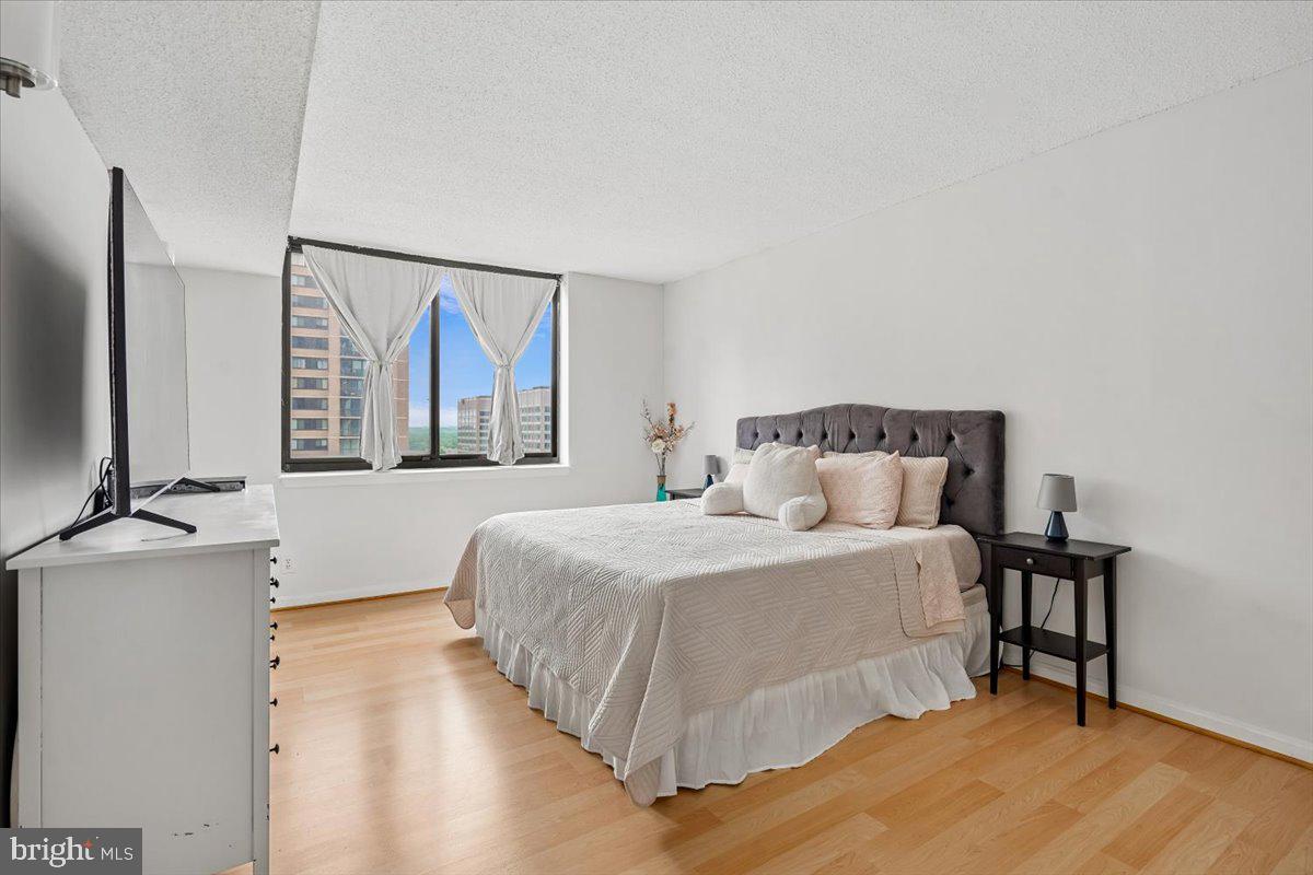 SKYLINE SQUARE CONDO - Residential