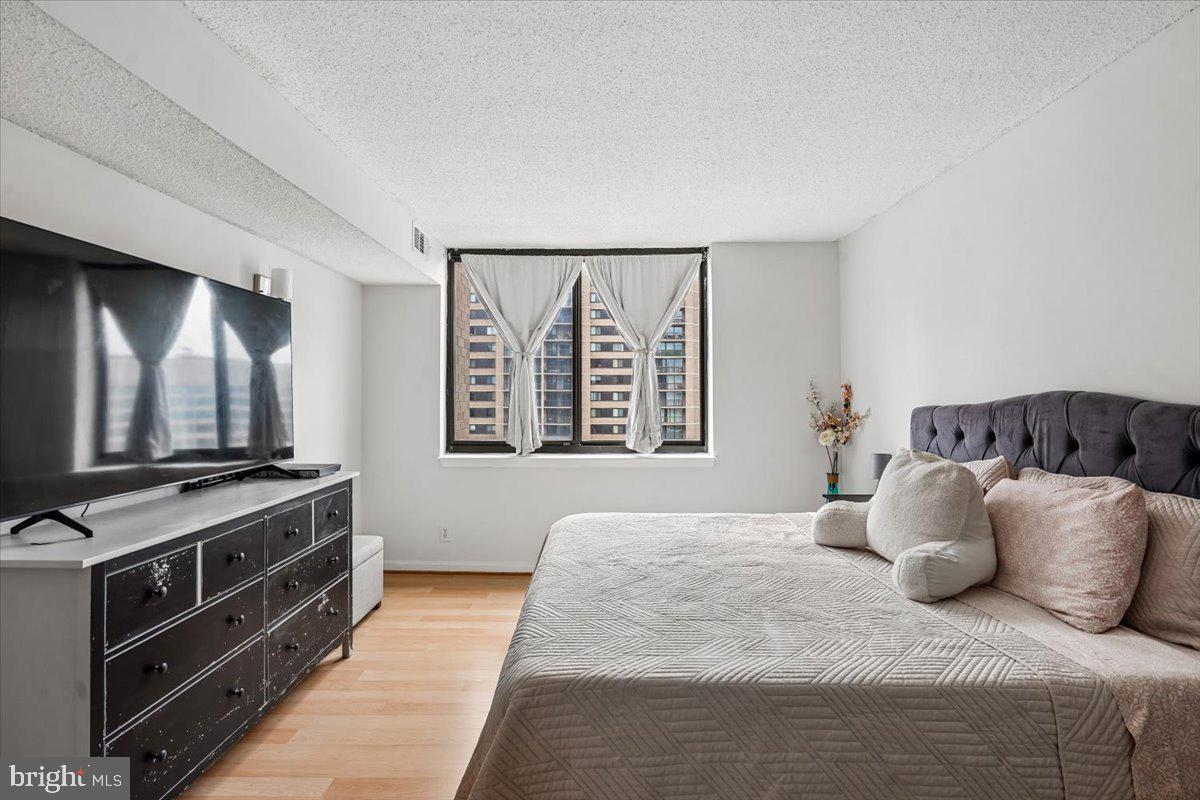 SKYLINE SQUARE CONDO - Residential