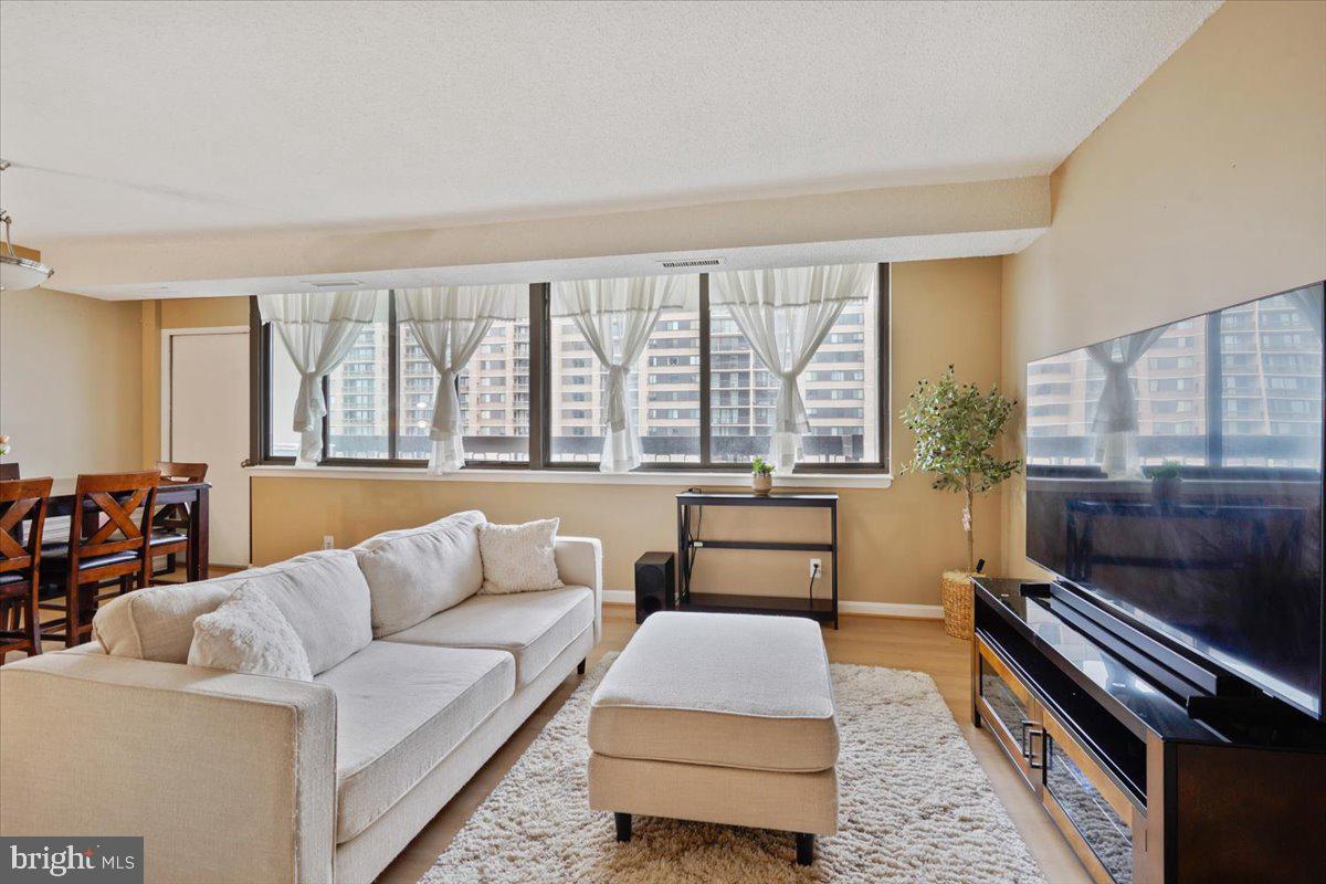 SKYLINE SQUARE CONDO - Residential