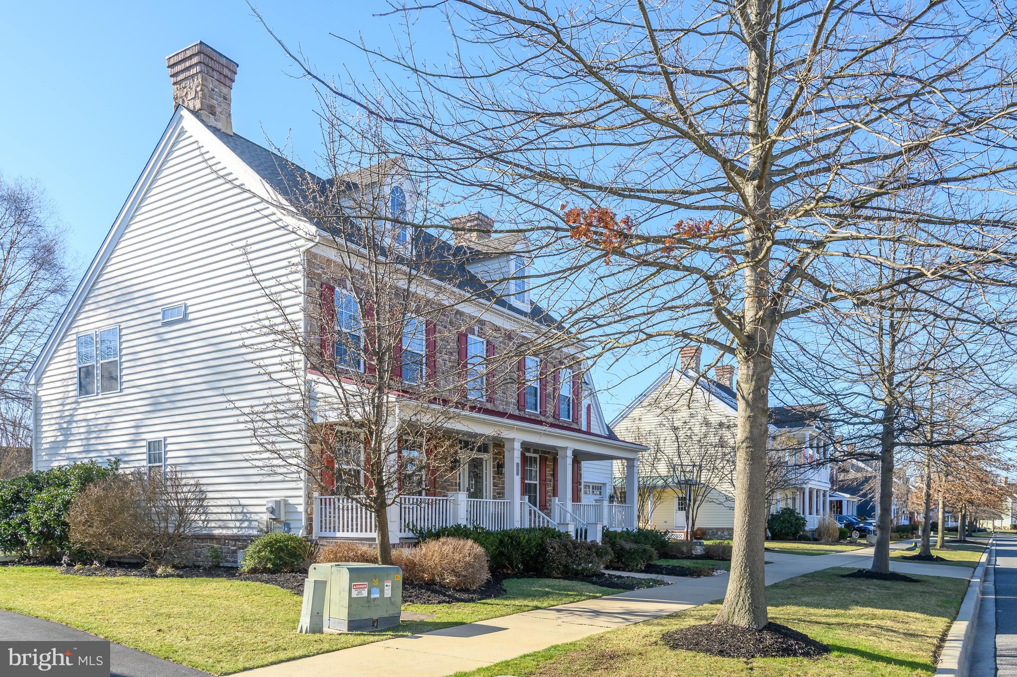253 WICKERBERRY DRIVE