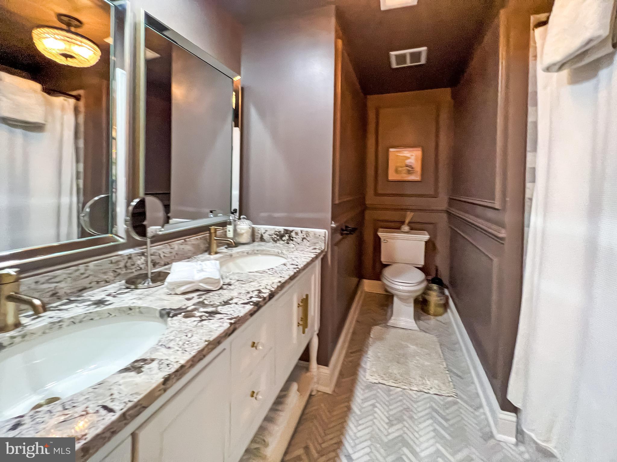 VALE WOODS KNOLLS - Residential