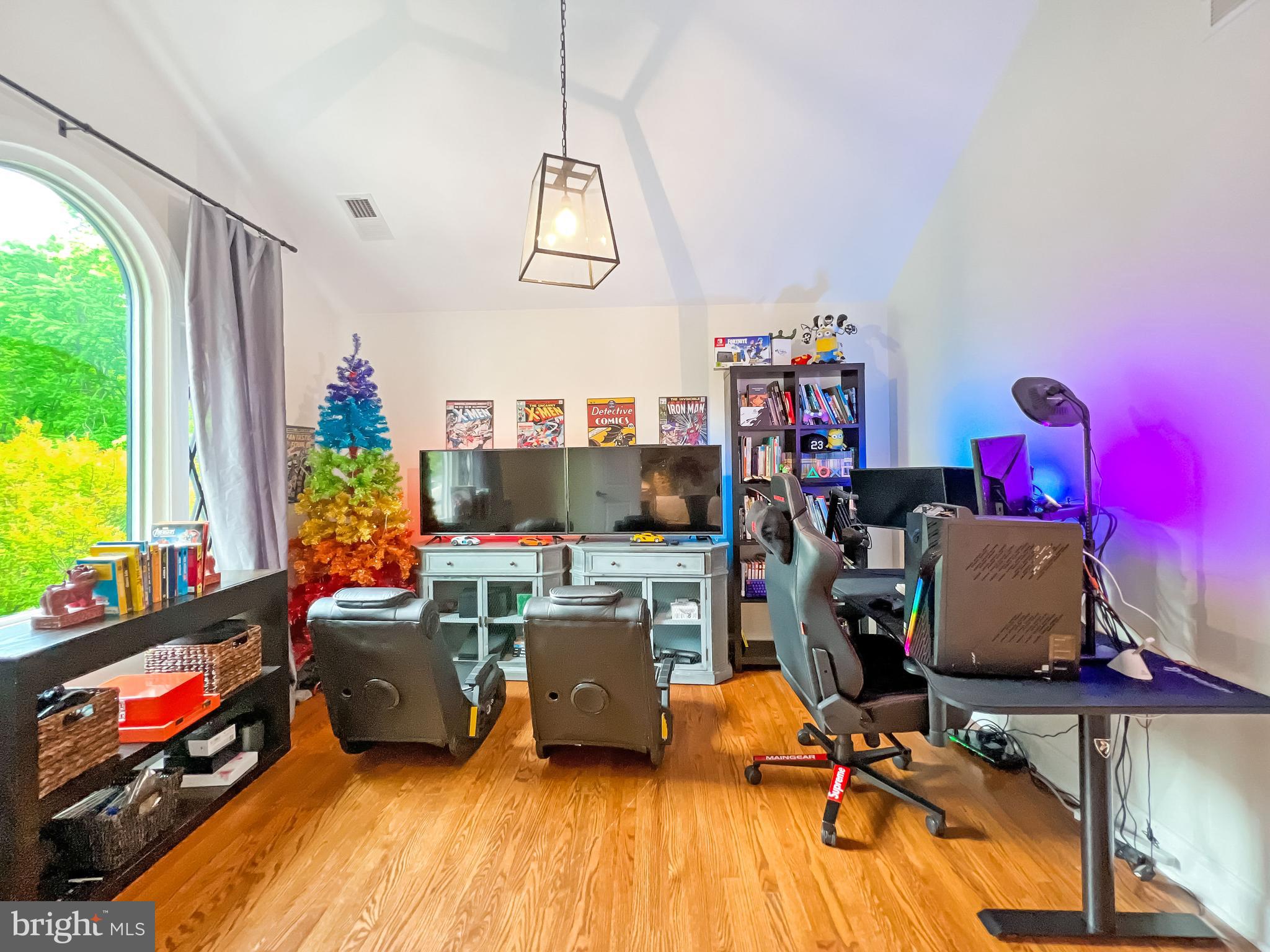 VALE WOODS KNOLLS - Residential