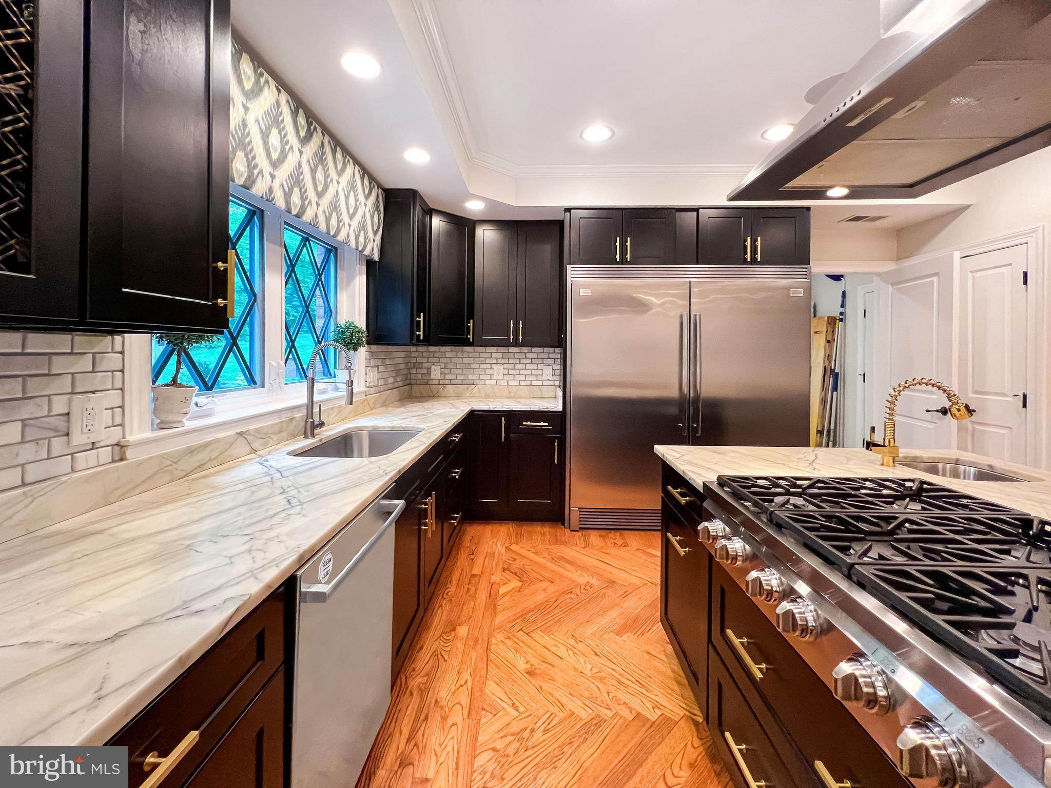 VALE WOODS KNOLLS - Residential