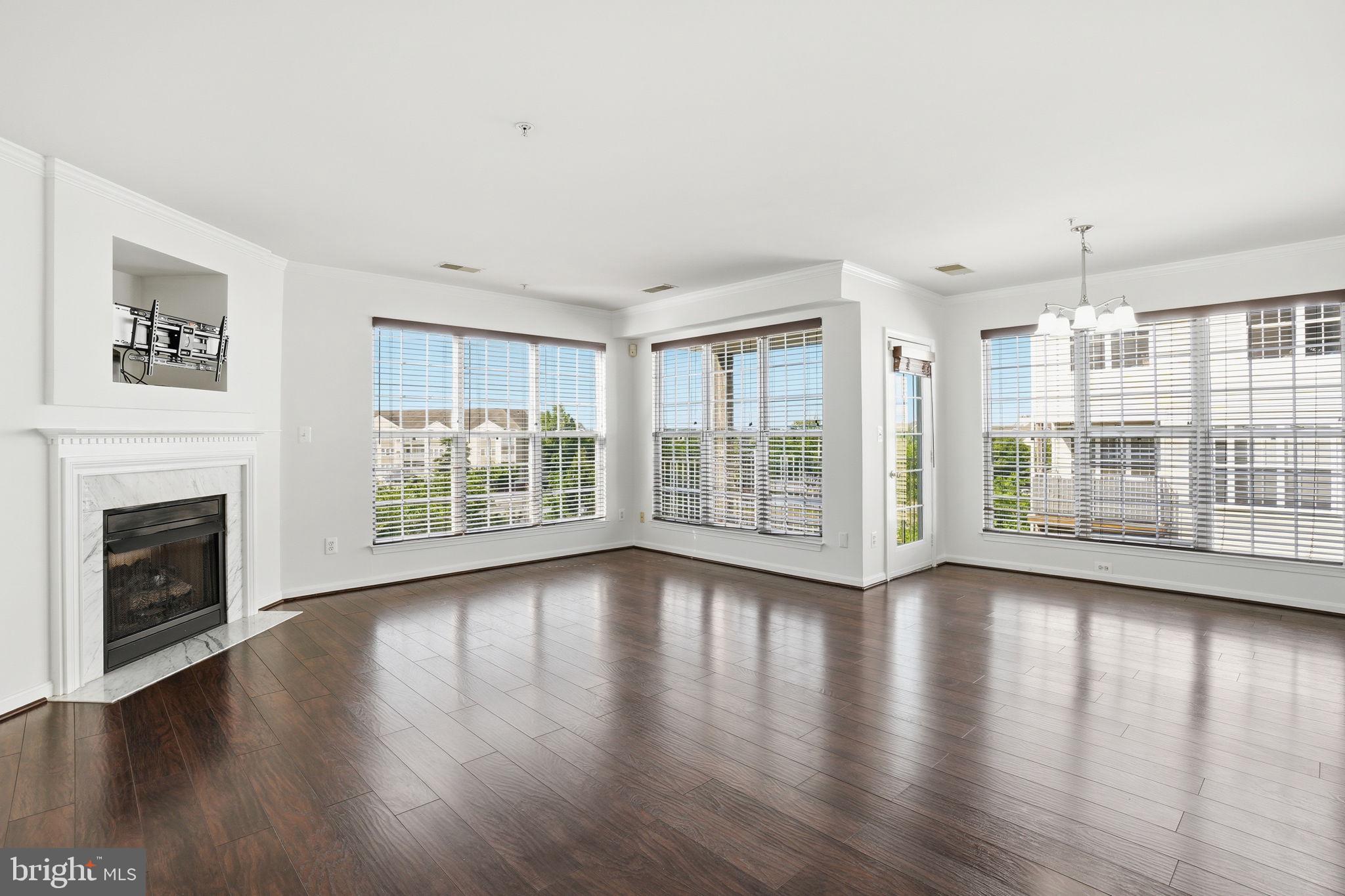 2494 QUICK STREET 303