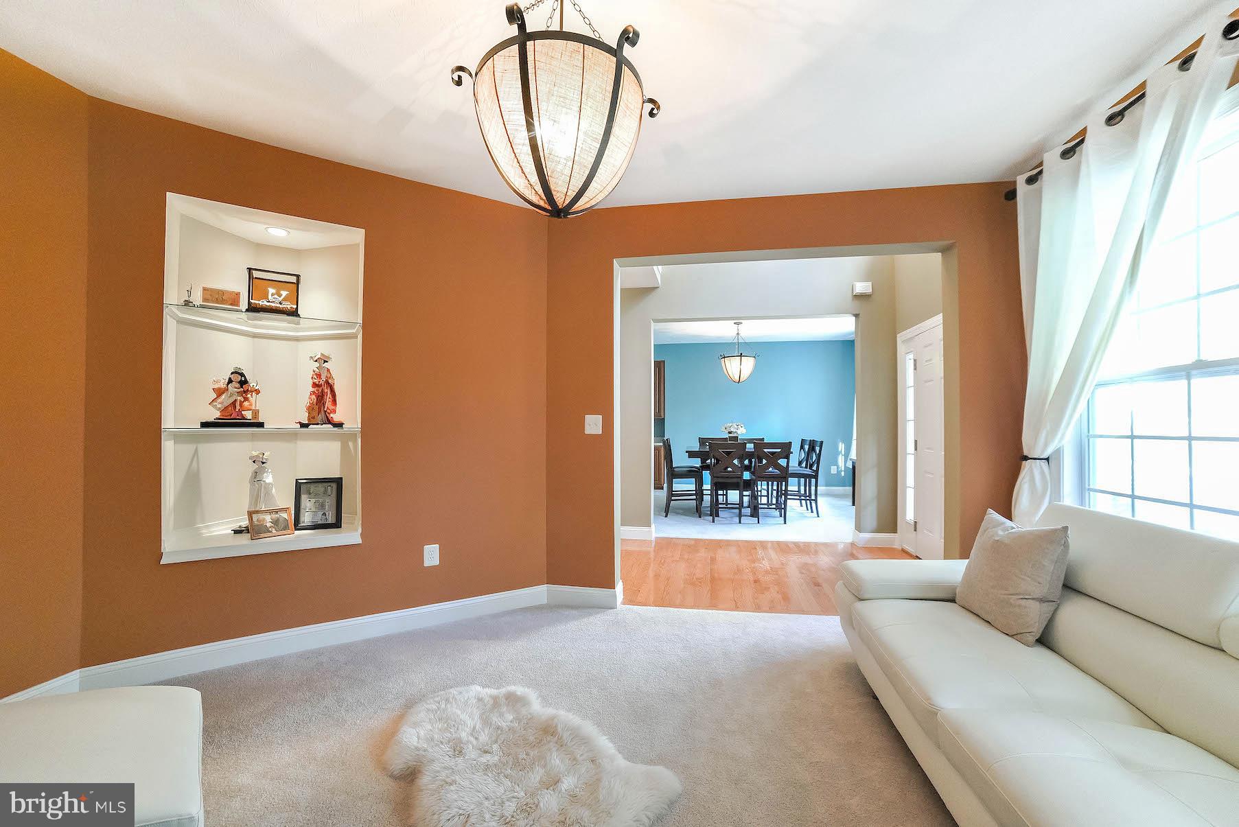 RIVERSIDE FARMS - Residential