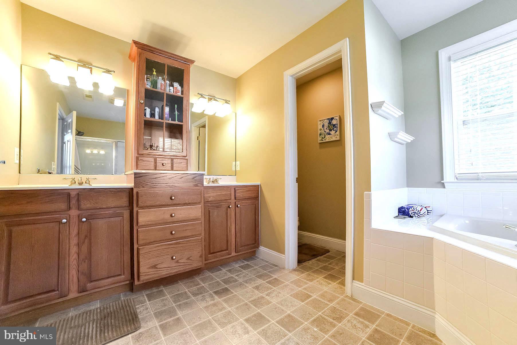 RIVERSIDE FARMS - Residential