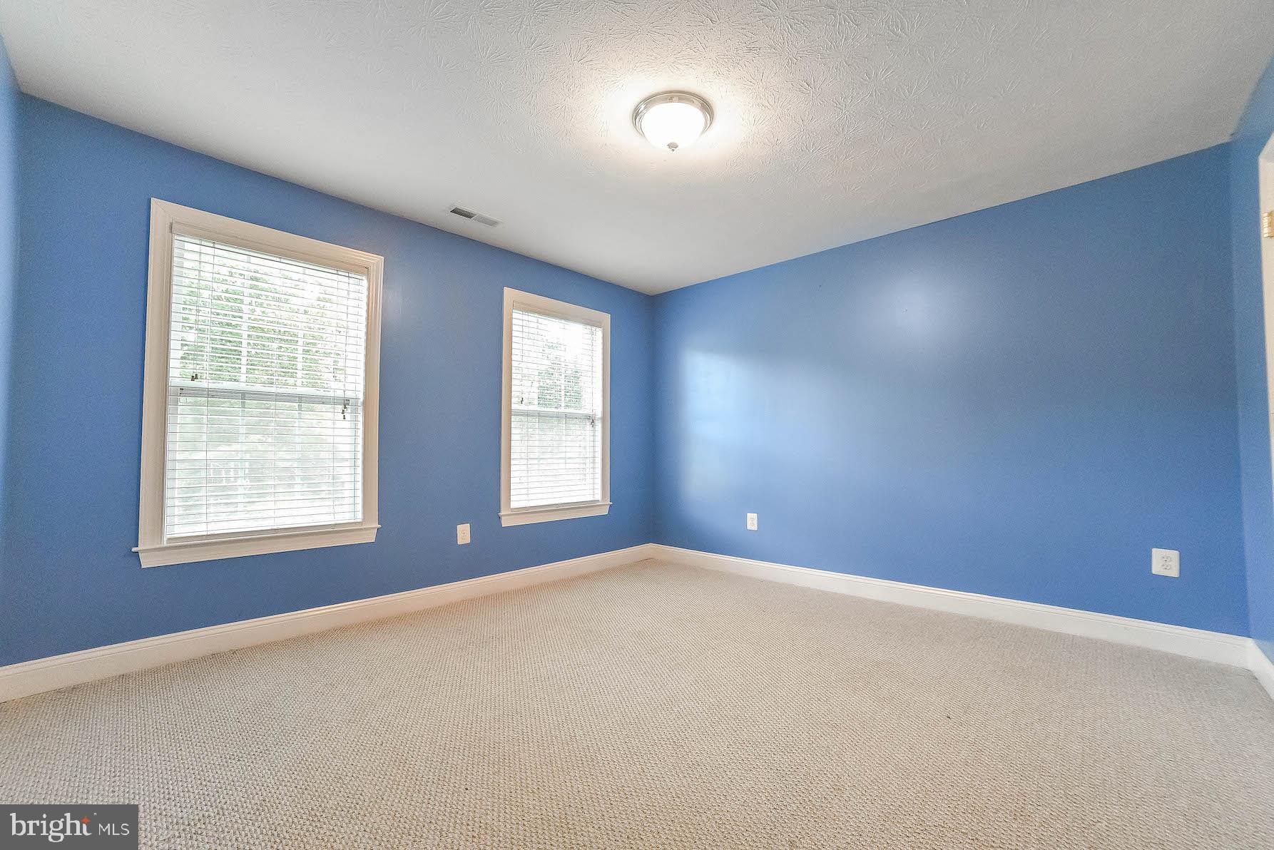 RIVERSIDE FARMS - Residential