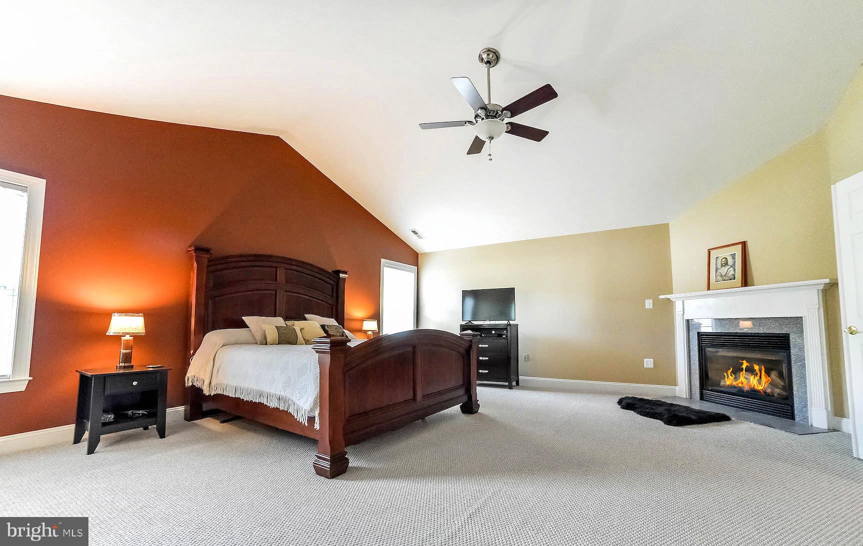 RIVERSIDE FARMS - Residential