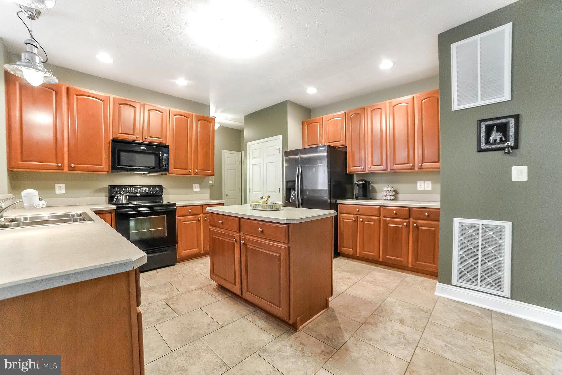 RIVERSIDE FARMS - Residential