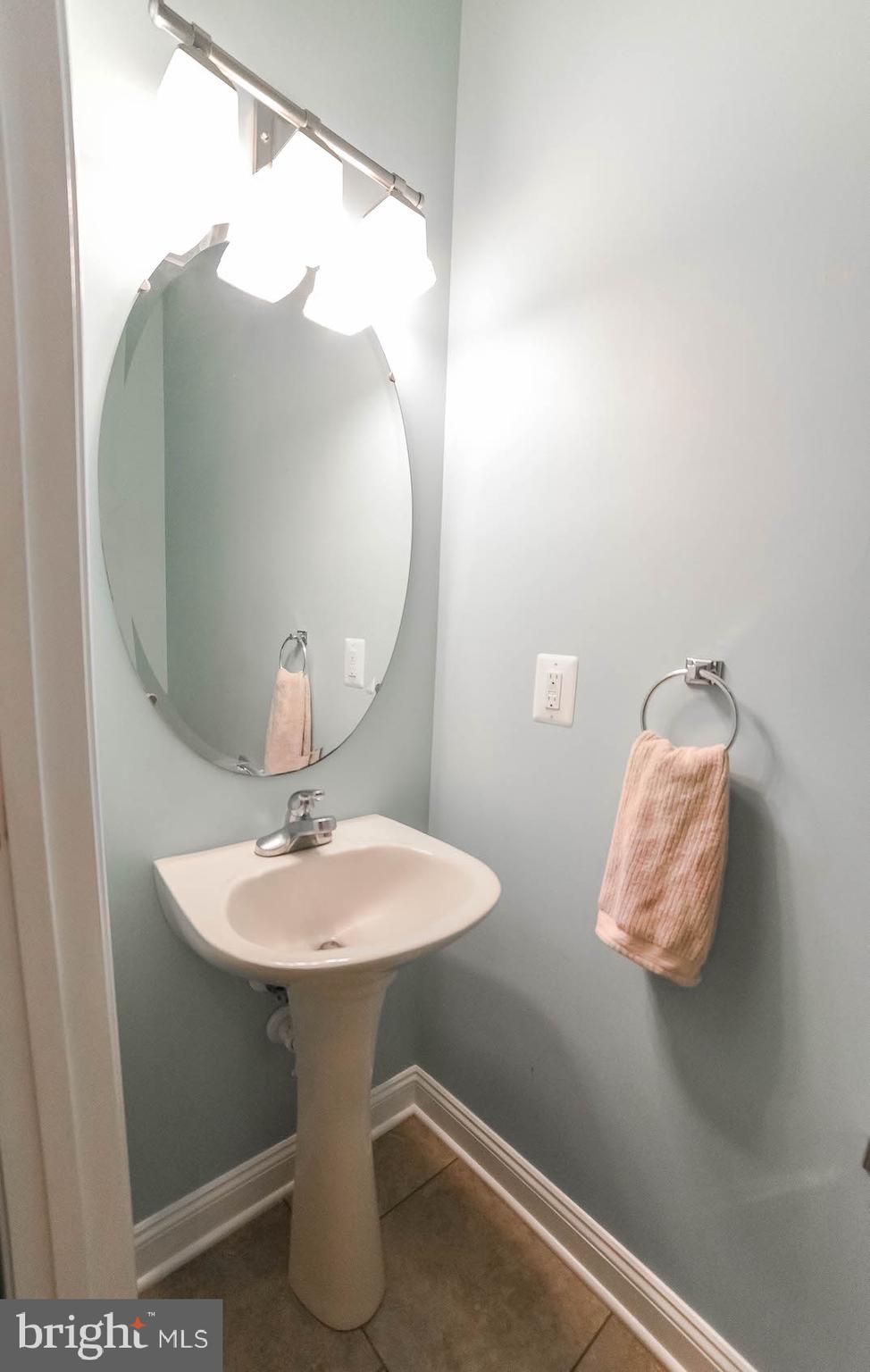 RIVERSIDE FARMS - Residential