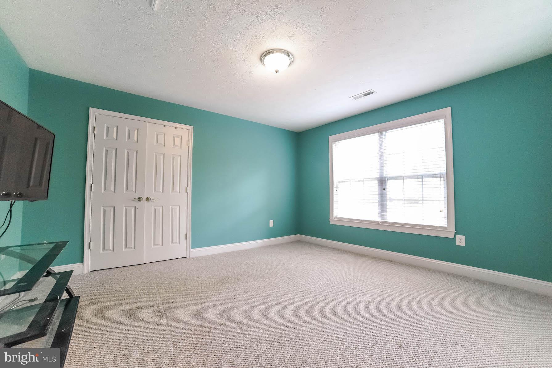 RIVERSIDE FARMS - Residential