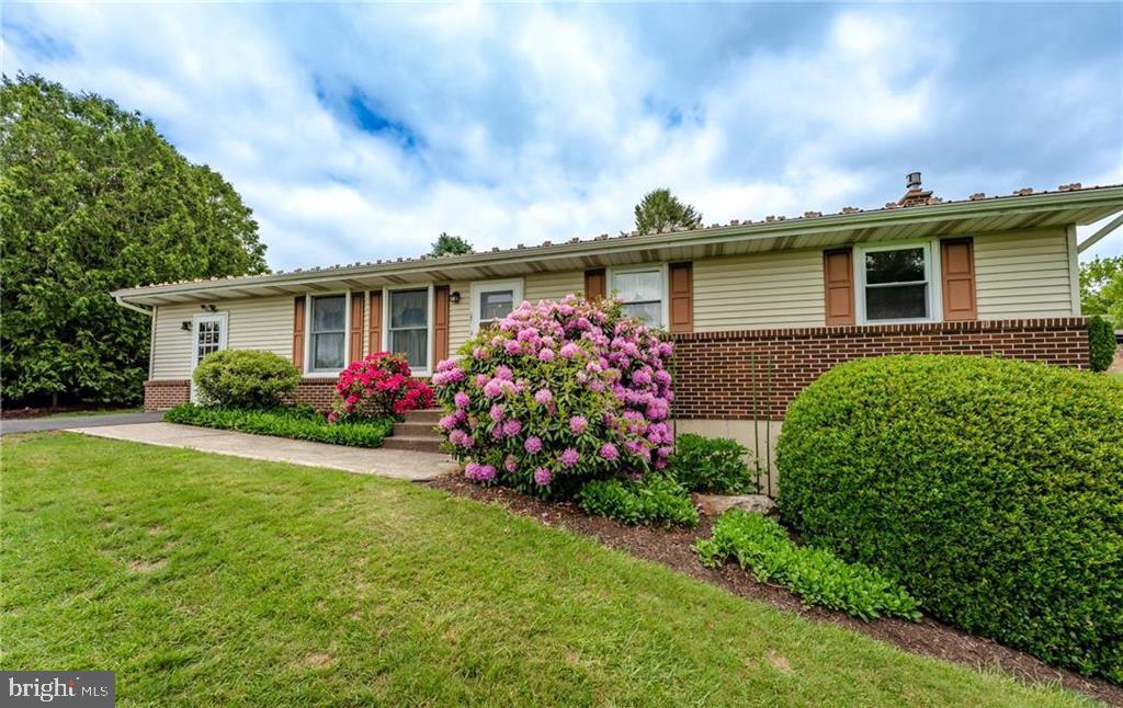 86 SUNNY SIDE DRIVE