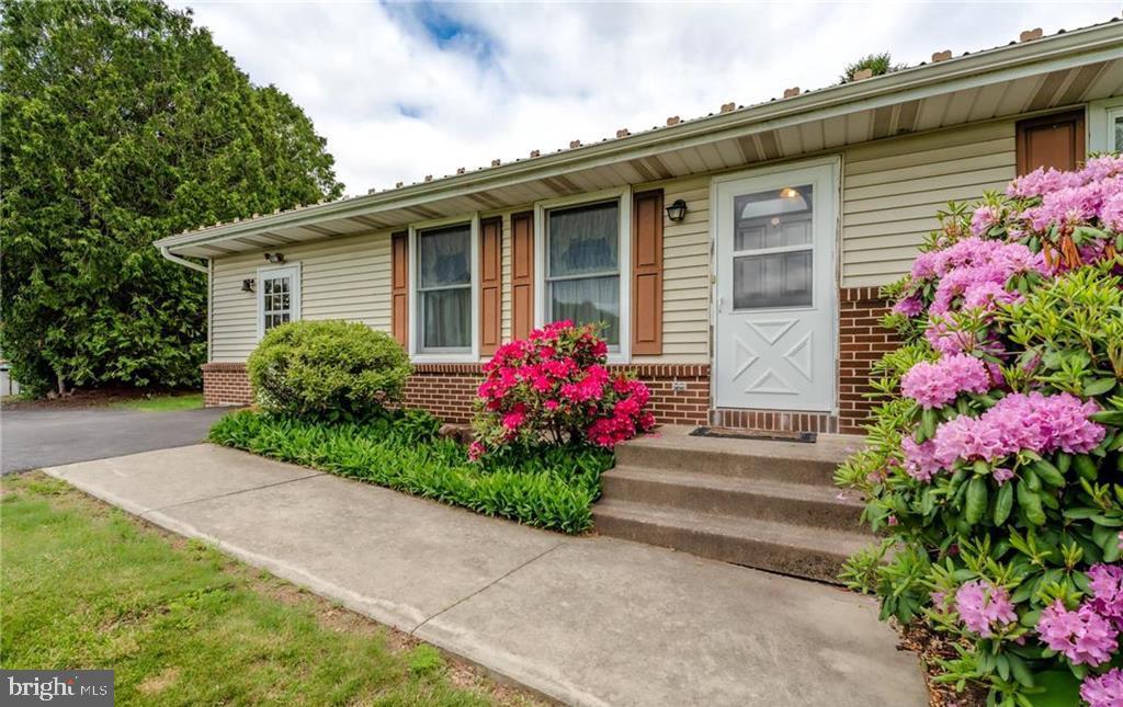 86 SUNNY SIDE DRIVE