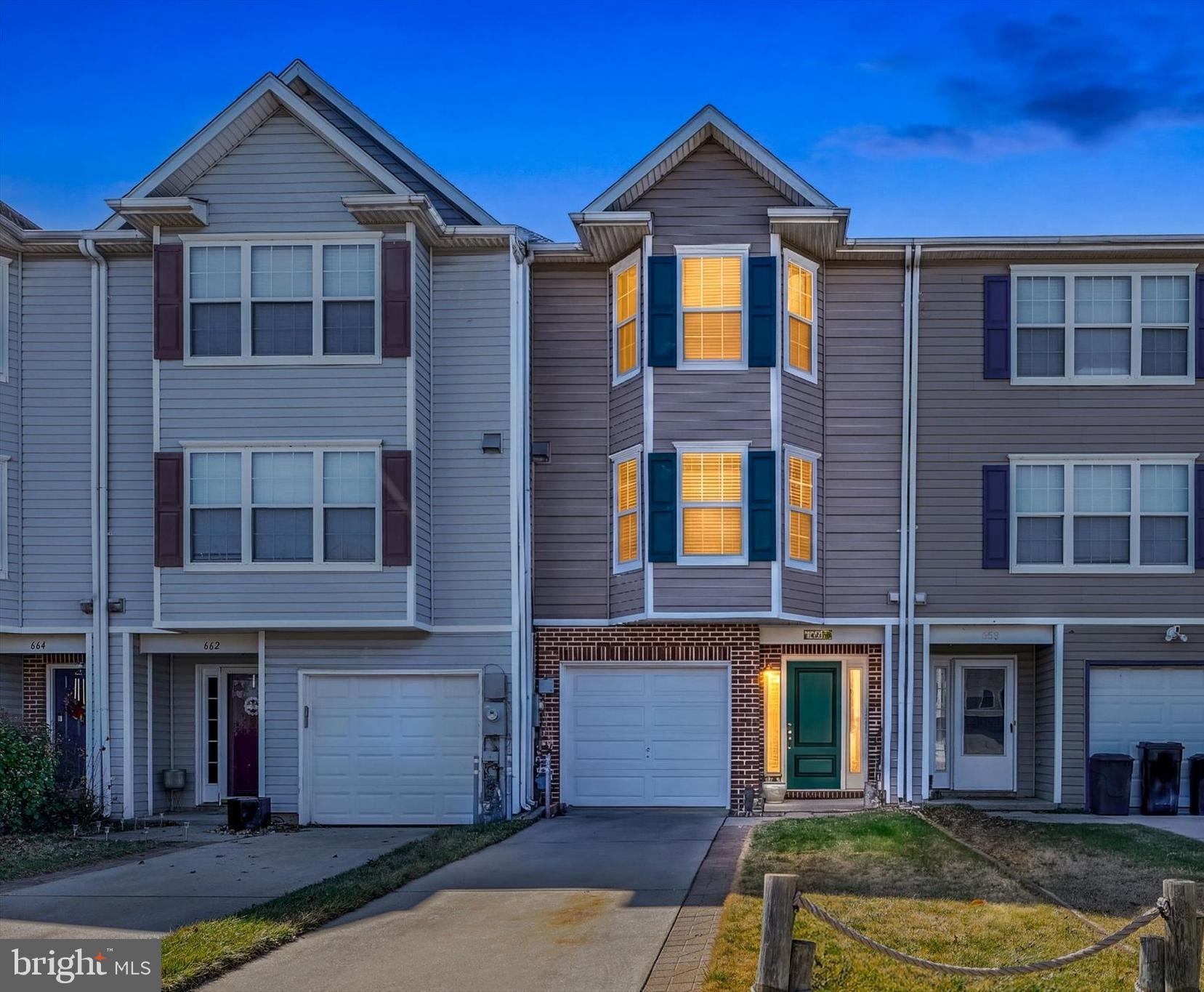 CARROLLWOOD MANOR - Residential