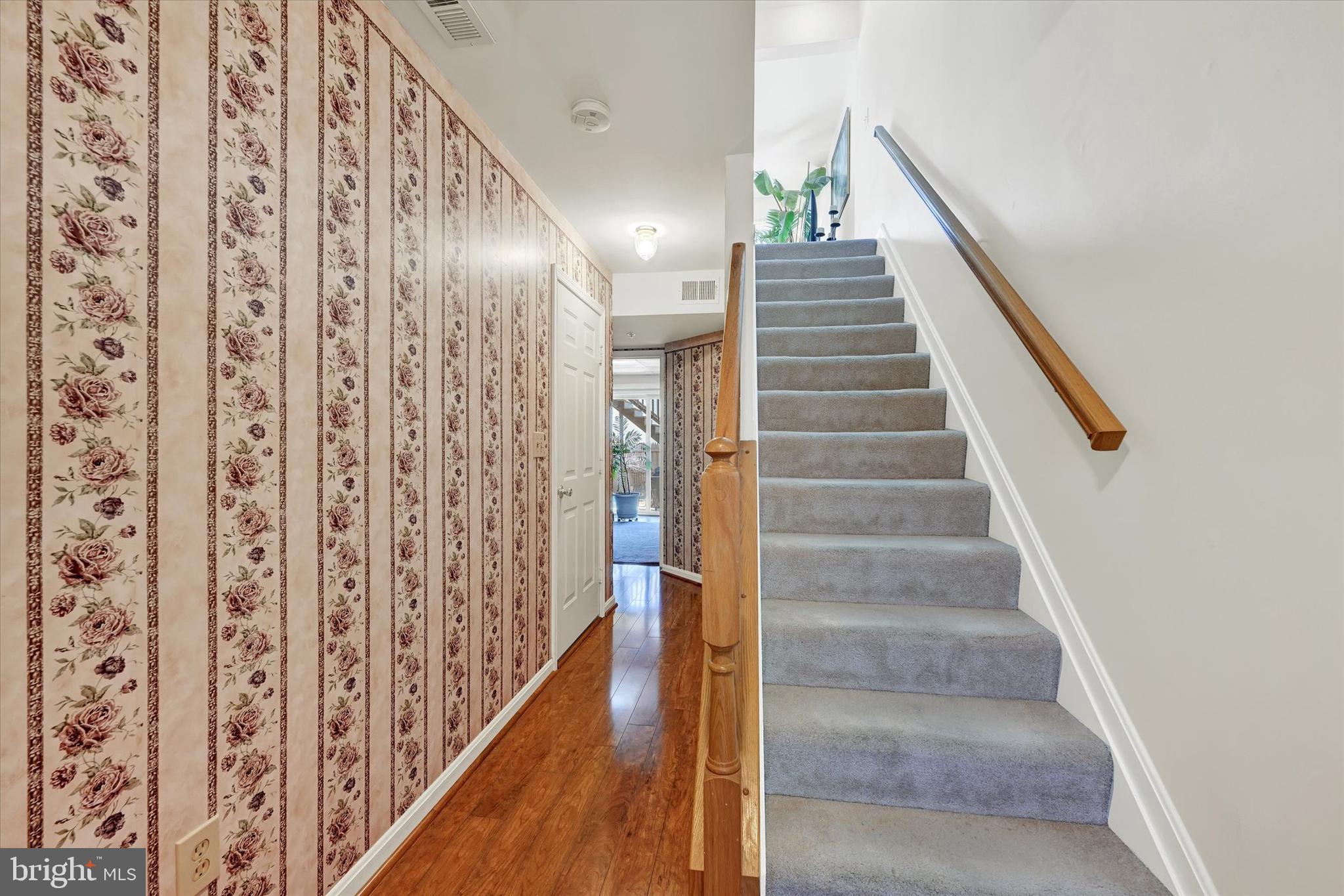 CARROLLWOOD MANOR - Residential