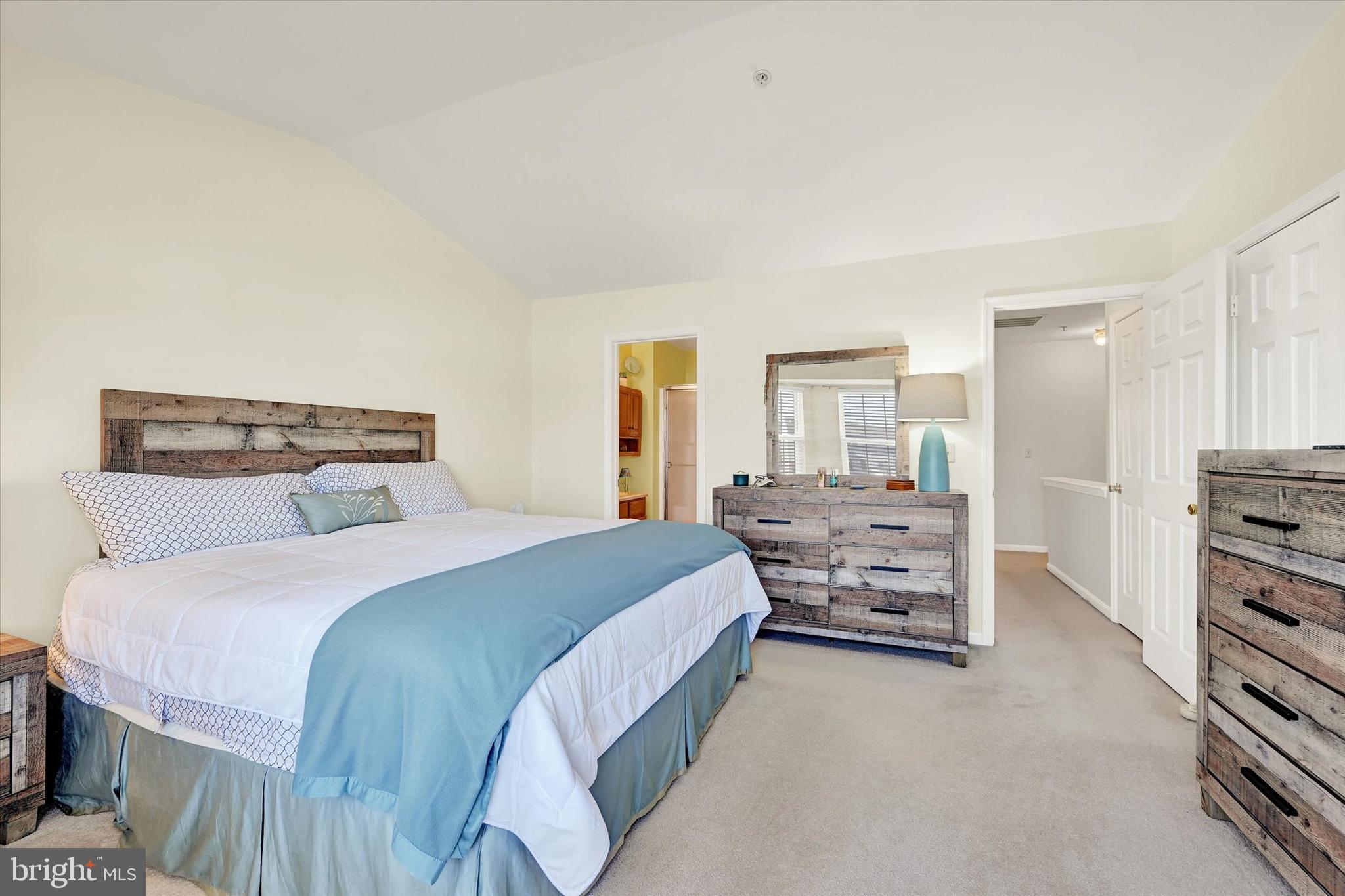 CARROLLWOOD MANOR - Residential