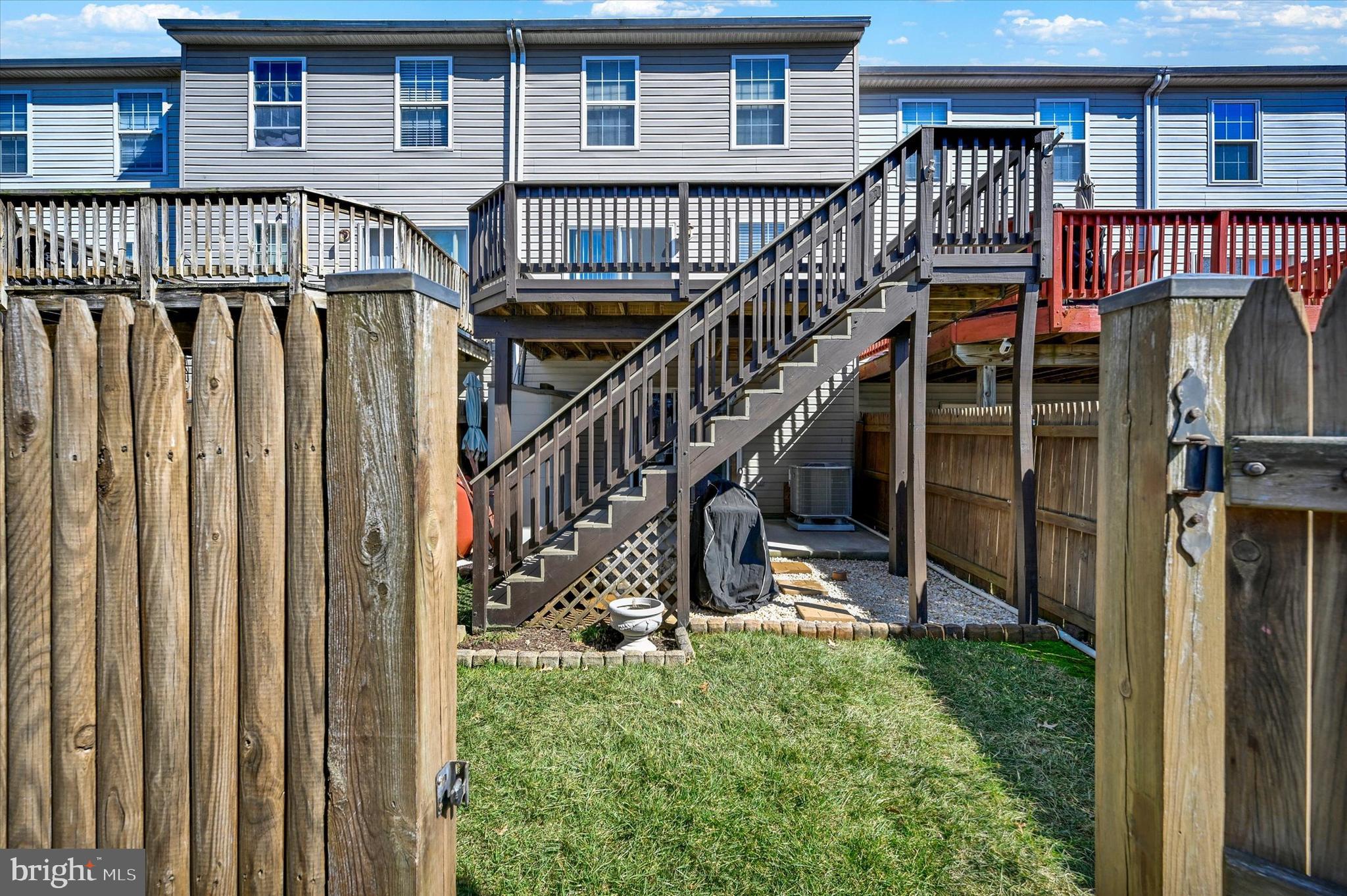 CARROLLWOOD MANOR - Residential