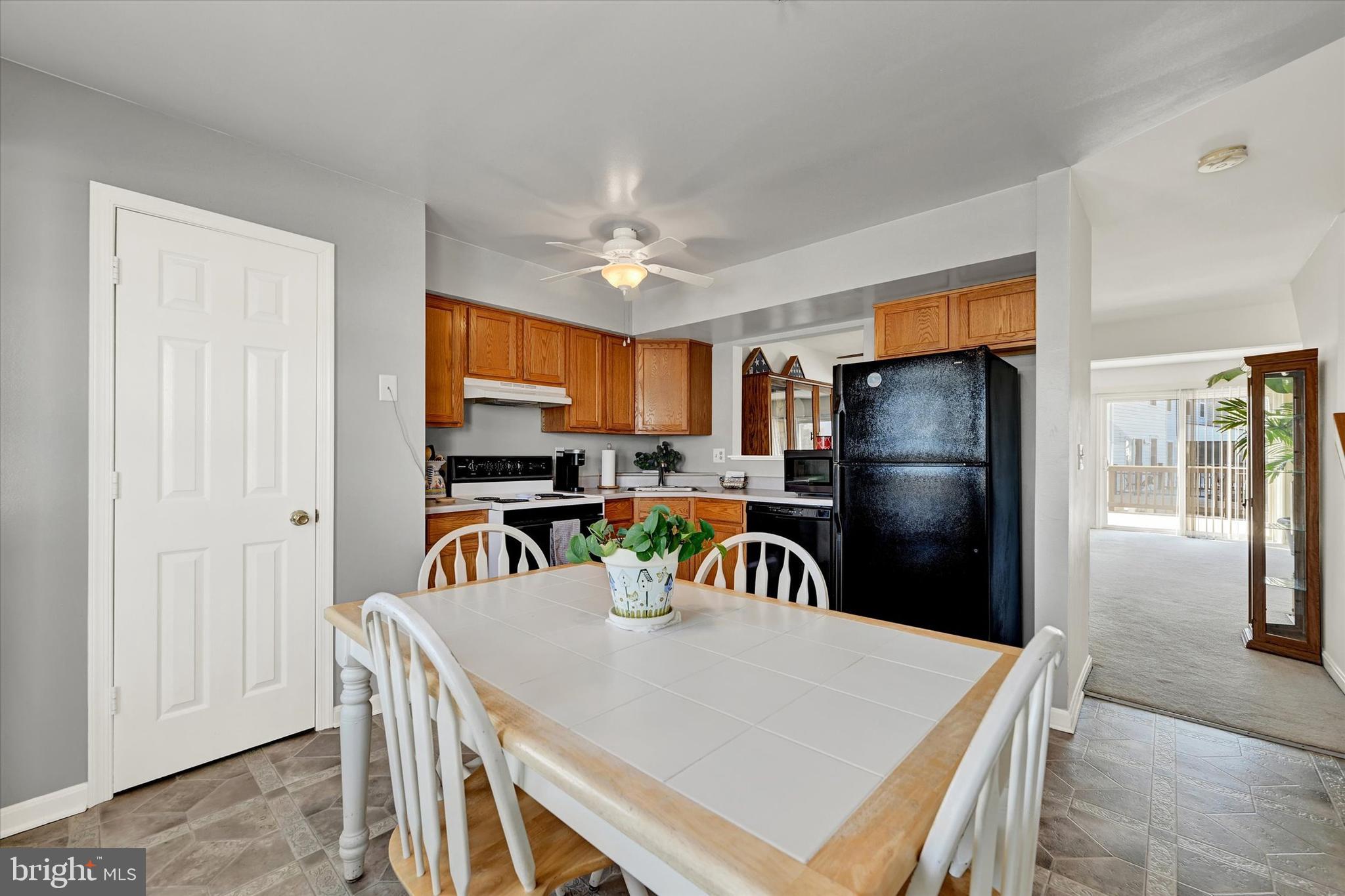 CARROLLWOOD MANOR - Residential