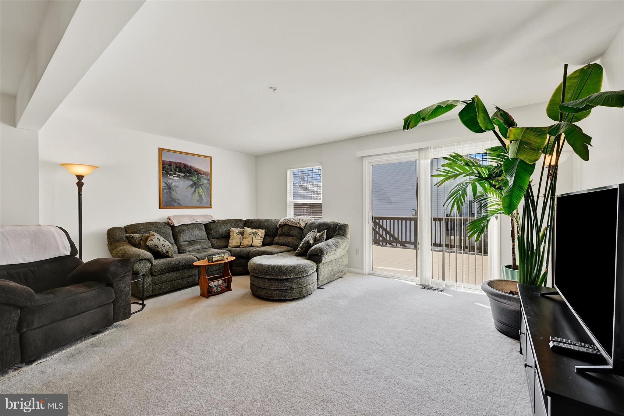 CARROLLWOOD MANOR - Residential