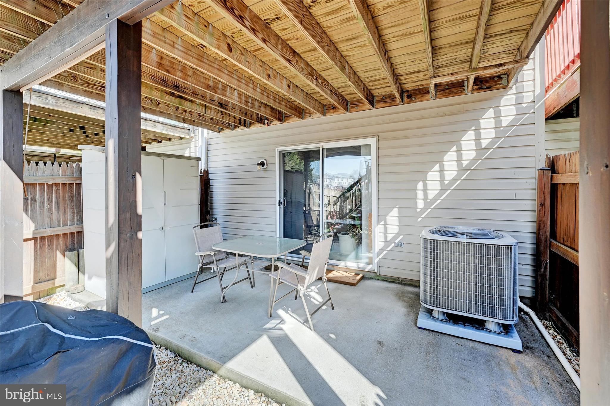 CARROLLWOOD MANOR - Residential