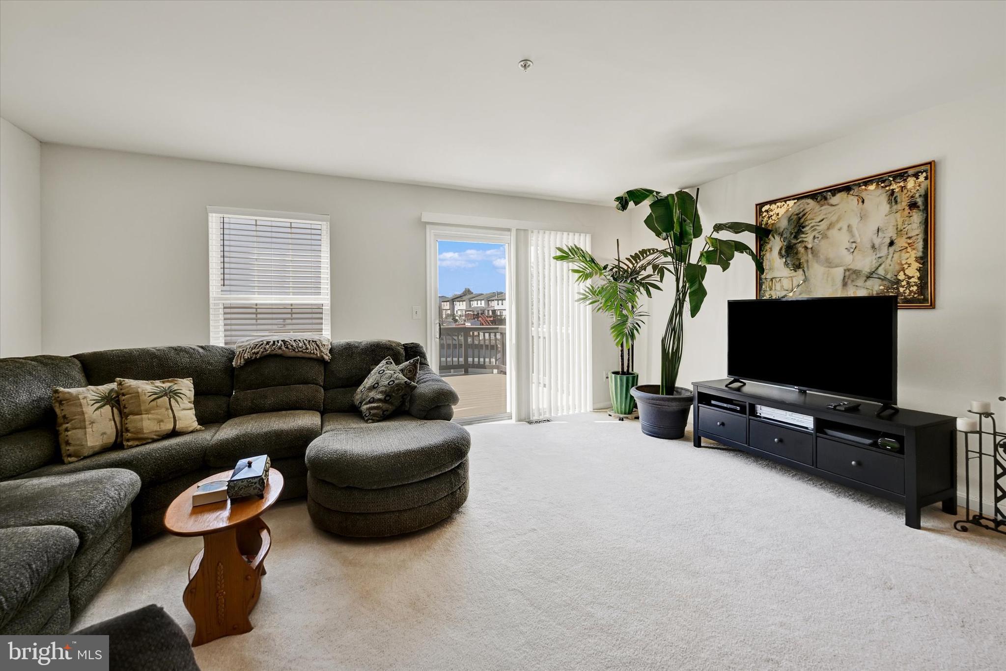 CARROLLWOOD MANOR - Residential