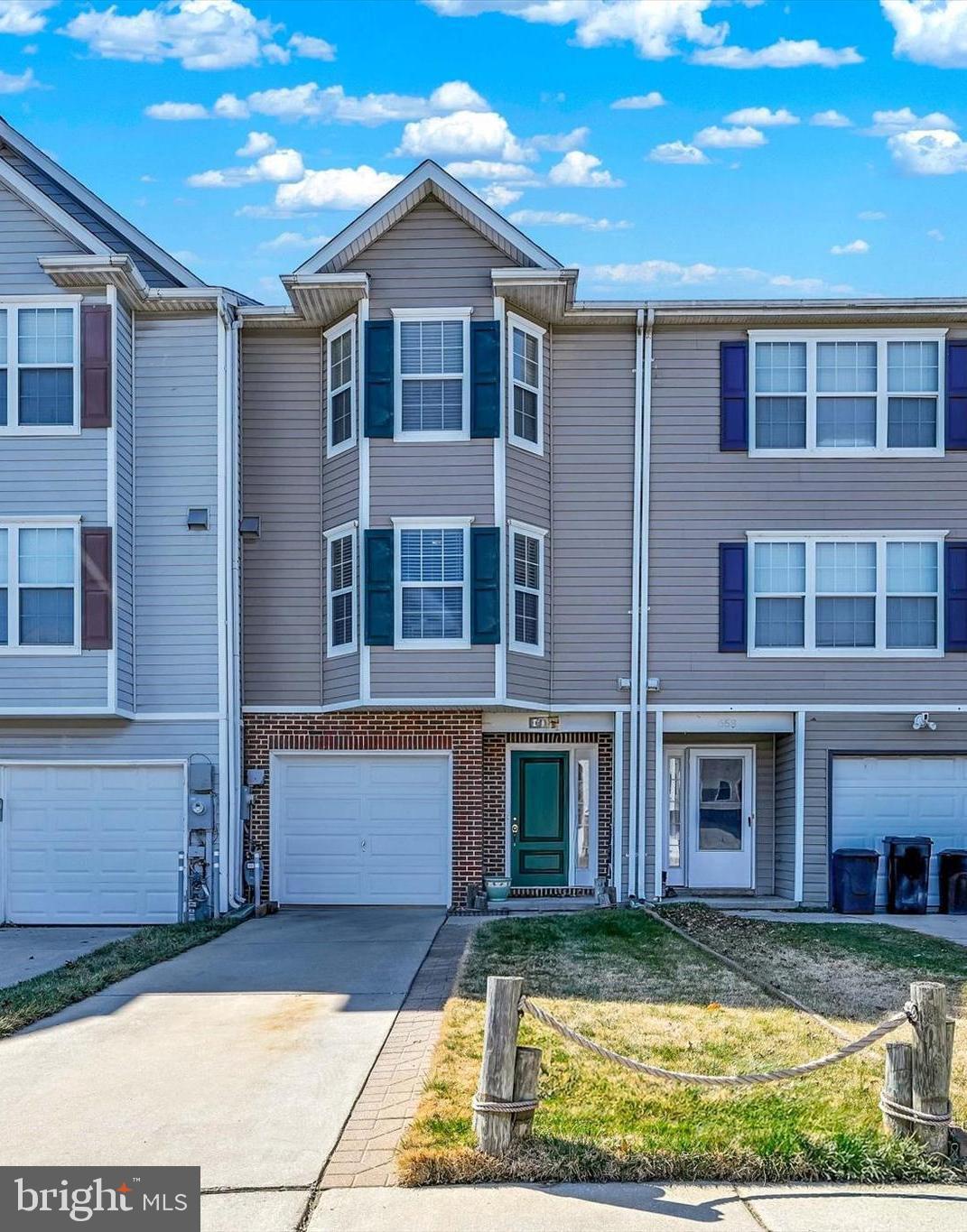 CARROLLWOOD MANOR - Residential