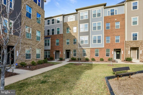 Townhouse For Rent - 43011 Prophecy Terrace<br/> STERLING, VA 20166
