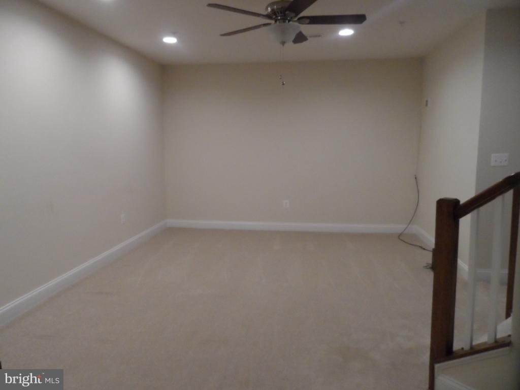 THE VILLAGES OF STEEPLEC - Residential Lease