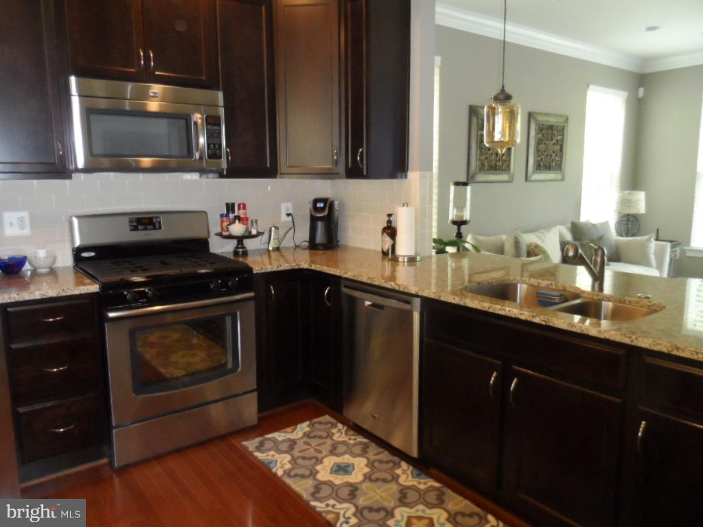 THE VILLAGES OF STEEPLEC - Residential Lease