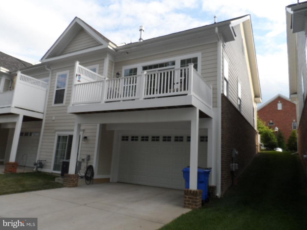 THE VILLAGES OF STEEPLEC - Residential Lease