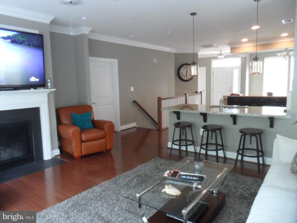 THE VILLAGES OF STEEPLEC - Residential Lease