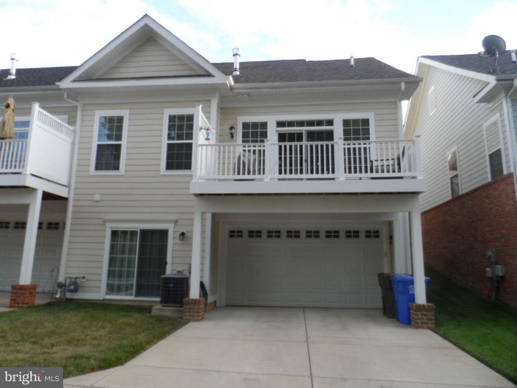 THE VILLAGES OF STEEPLEC - Residential Lease