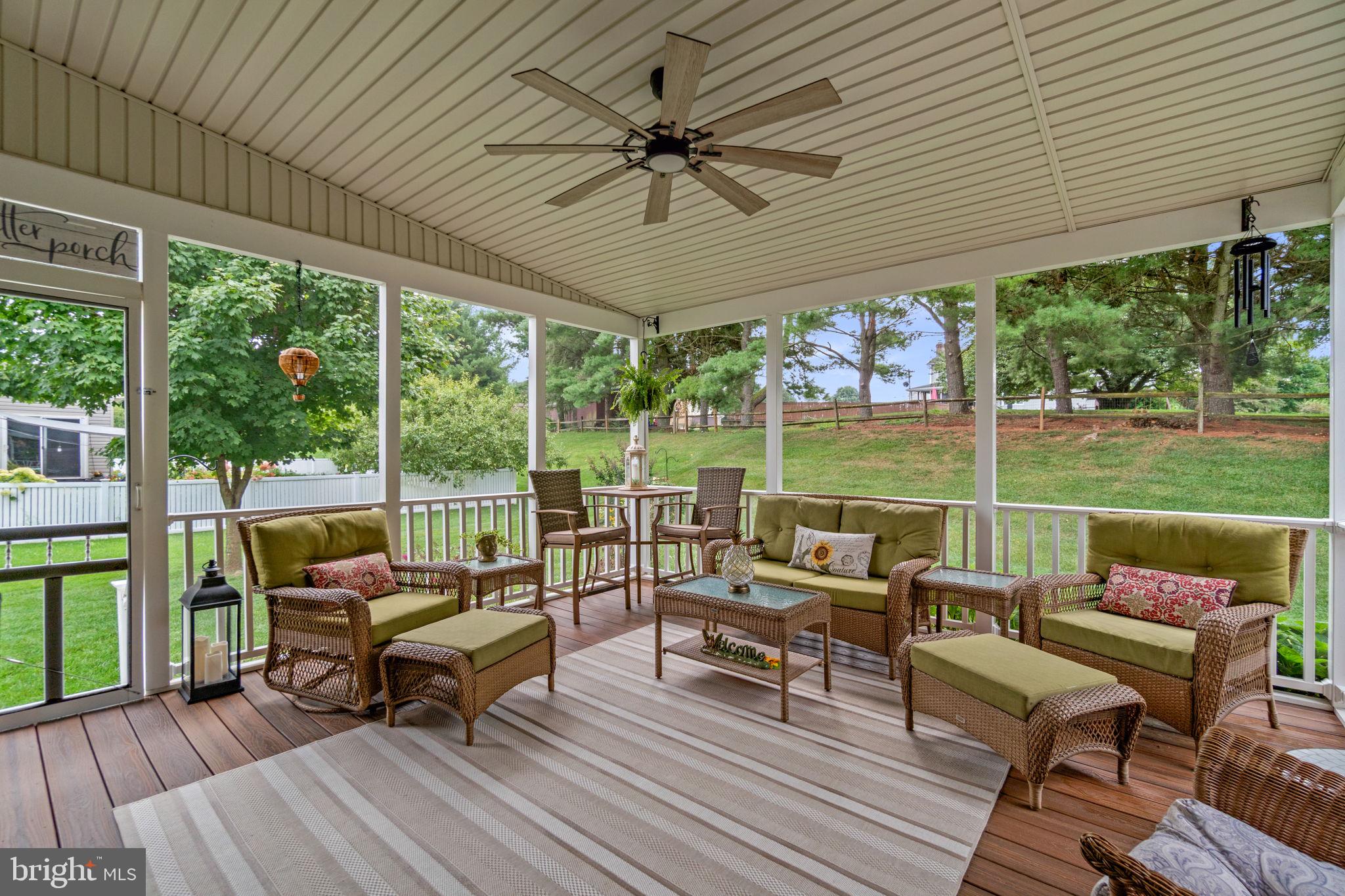 8711 FAIRWAY COURT