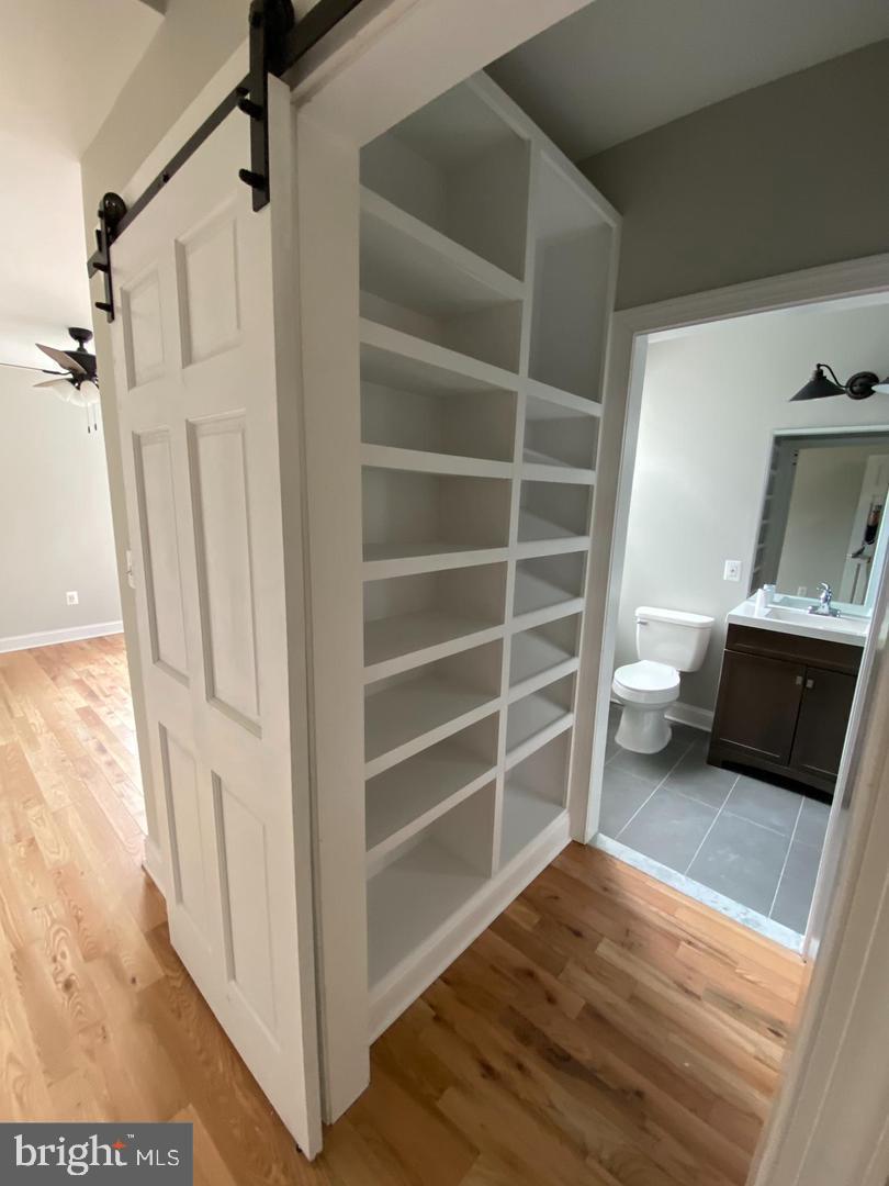 BARCLAY - Residential Lease