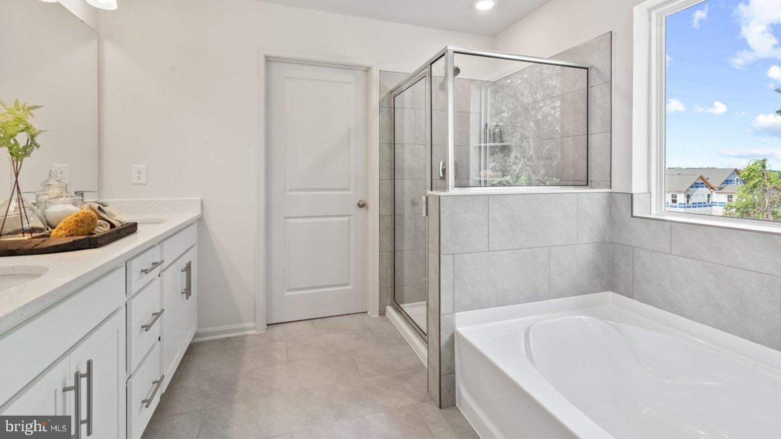 CREEKSIDE ESTATES - Residential