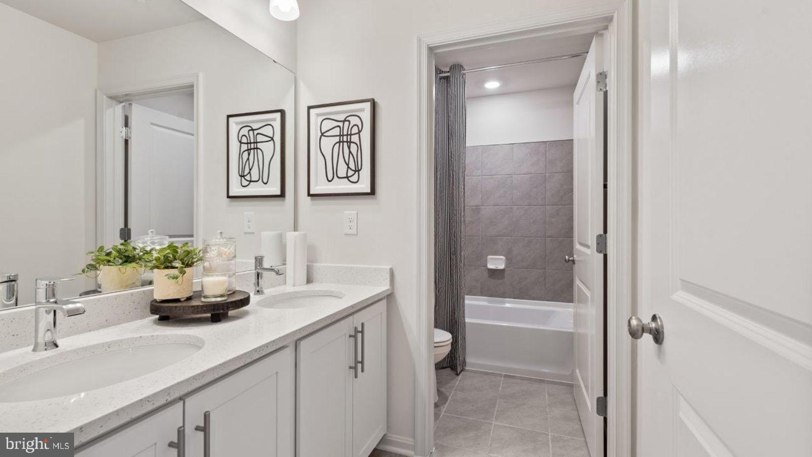 CREEKSIDE ESTATES - Residential