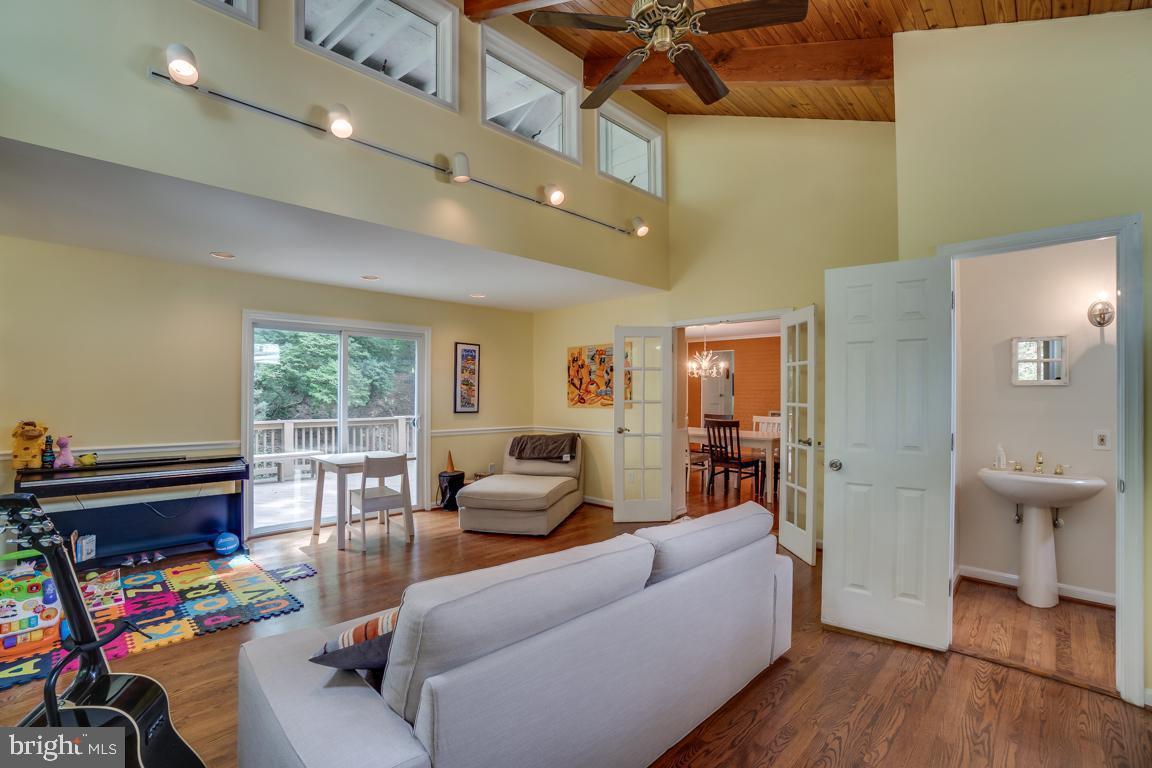 KENSINGTON ESTATES - Residential Lease