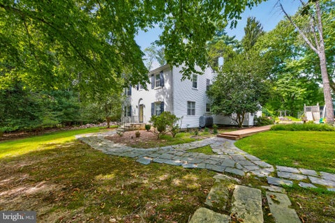 Photo of 13904 Overton Lane, SILVER SPRING, MD 20904 (MLS # MDMC2255608)
