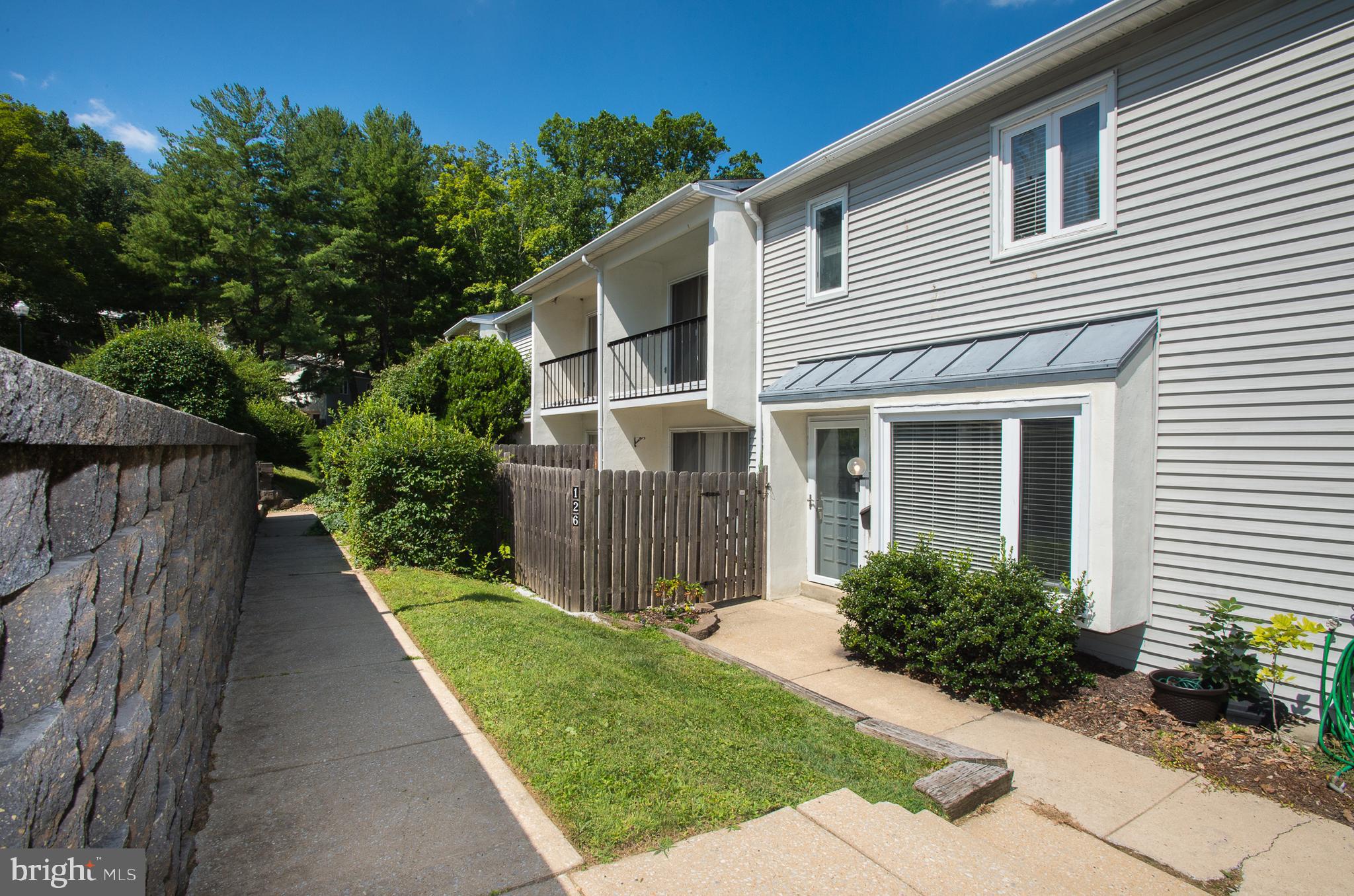 126 E CHELSEA CIRCLE