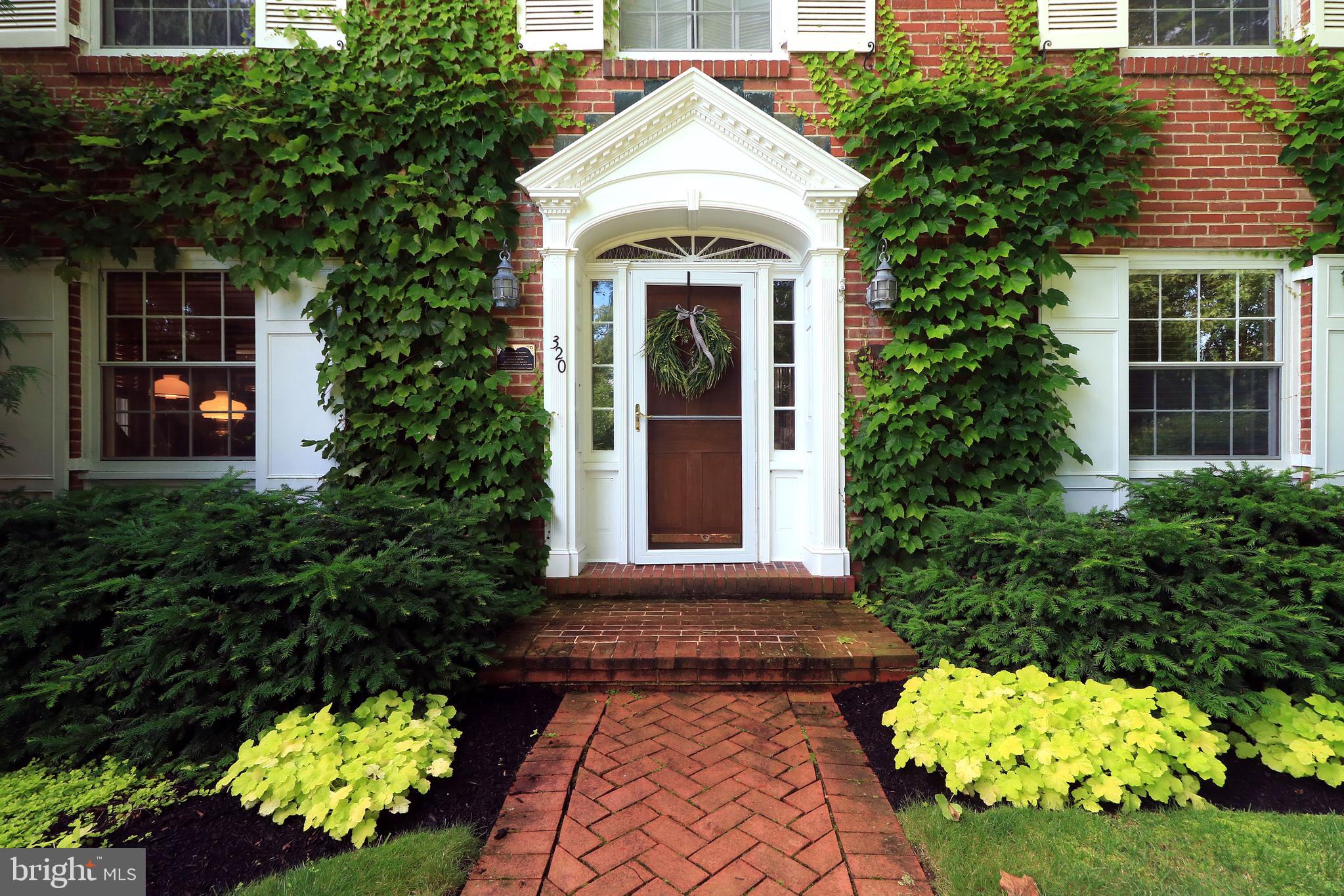 COLLEGE HEIGHTS - Residential