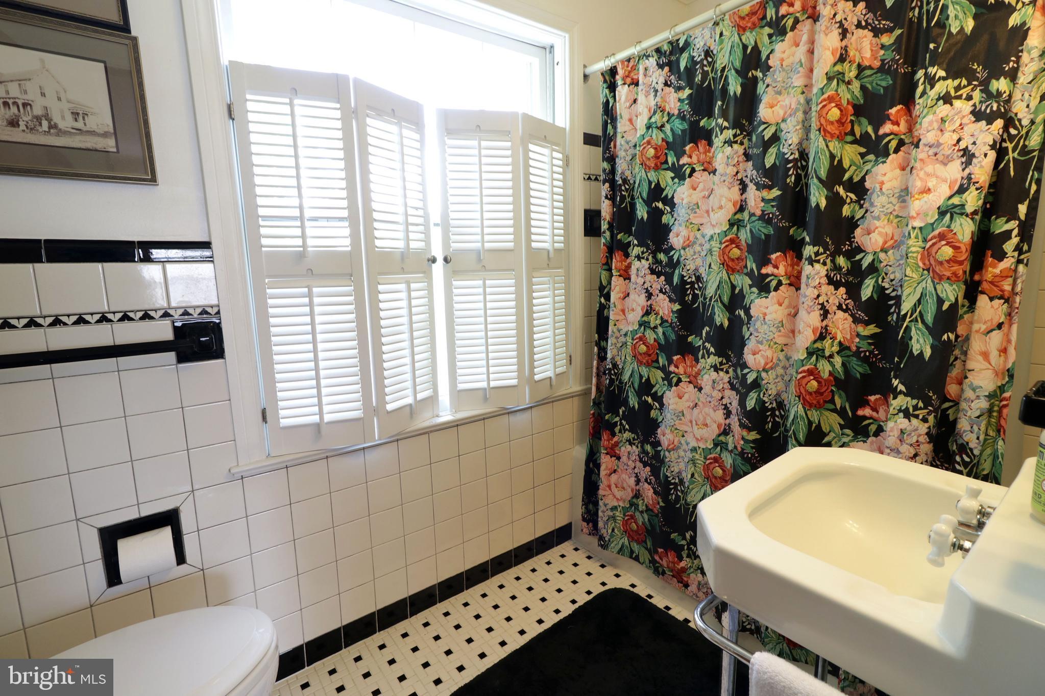 COLLEGE HEIGHTS - Residential