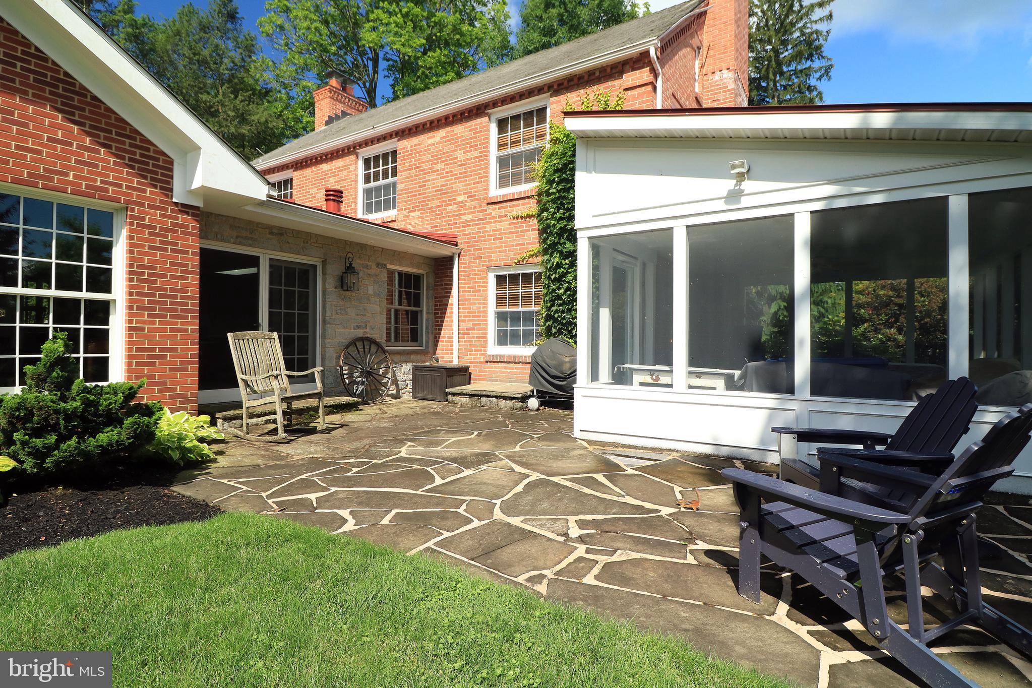 COLLEGE HEIGHTS - Residential