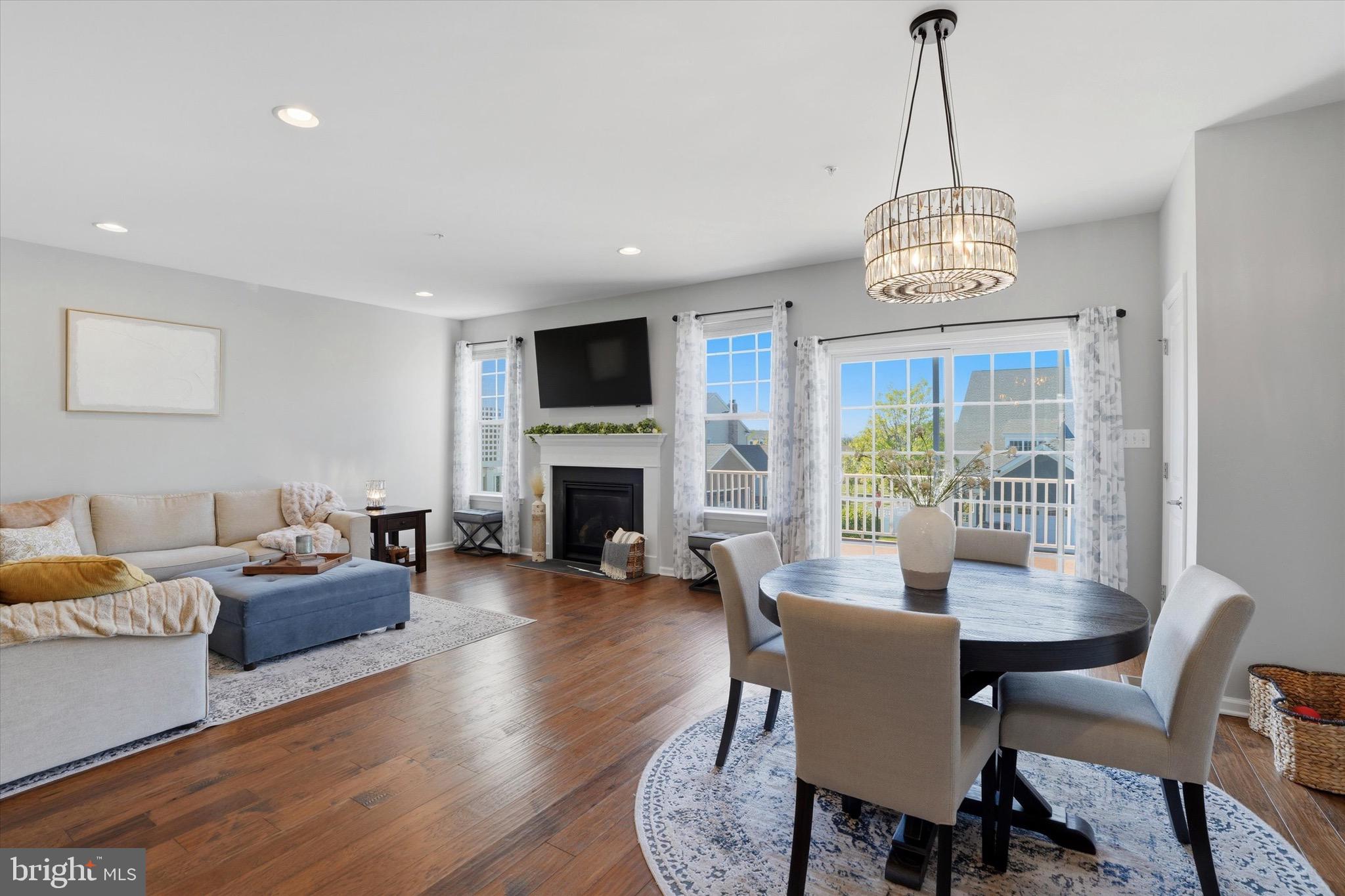 SPRING OAK - Residential