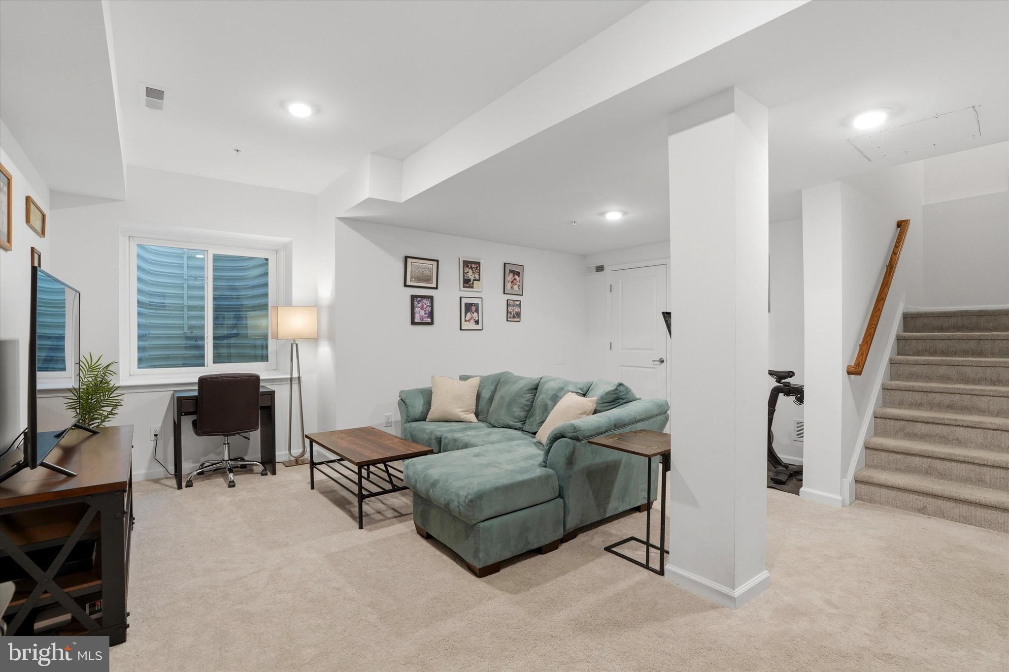 SPRING OAK - Residential