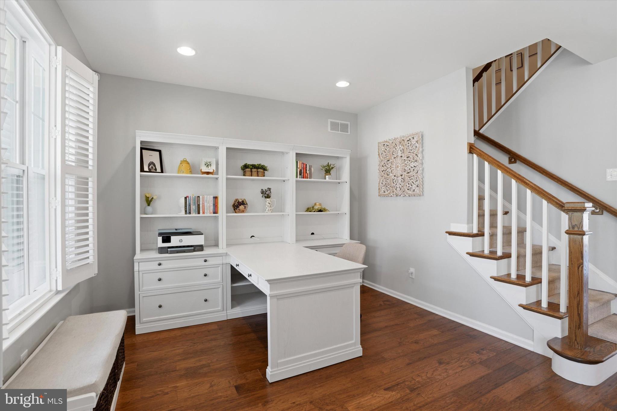 SPRING OAK - Residential