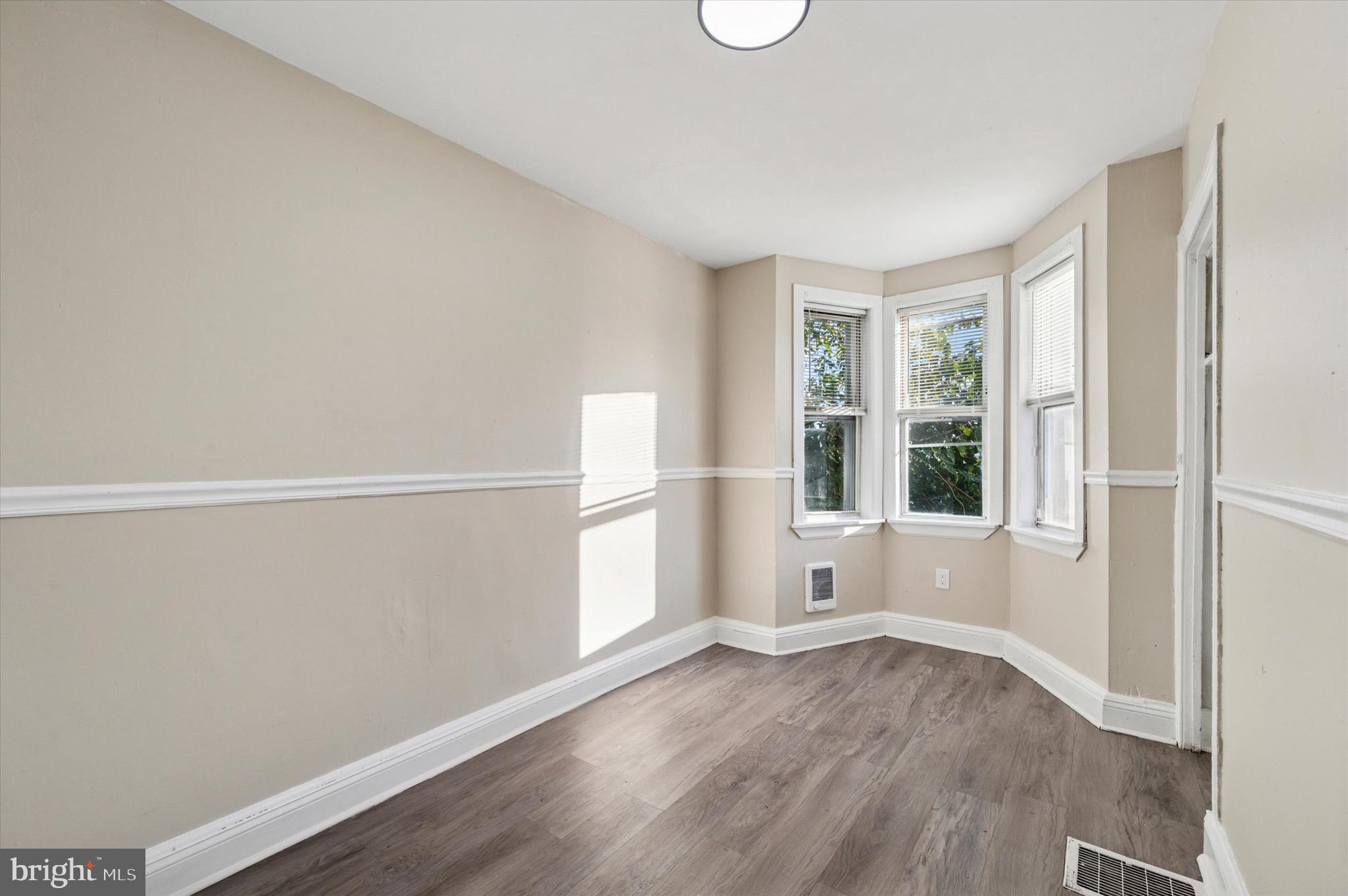 WEST KENSINGTON - Residential