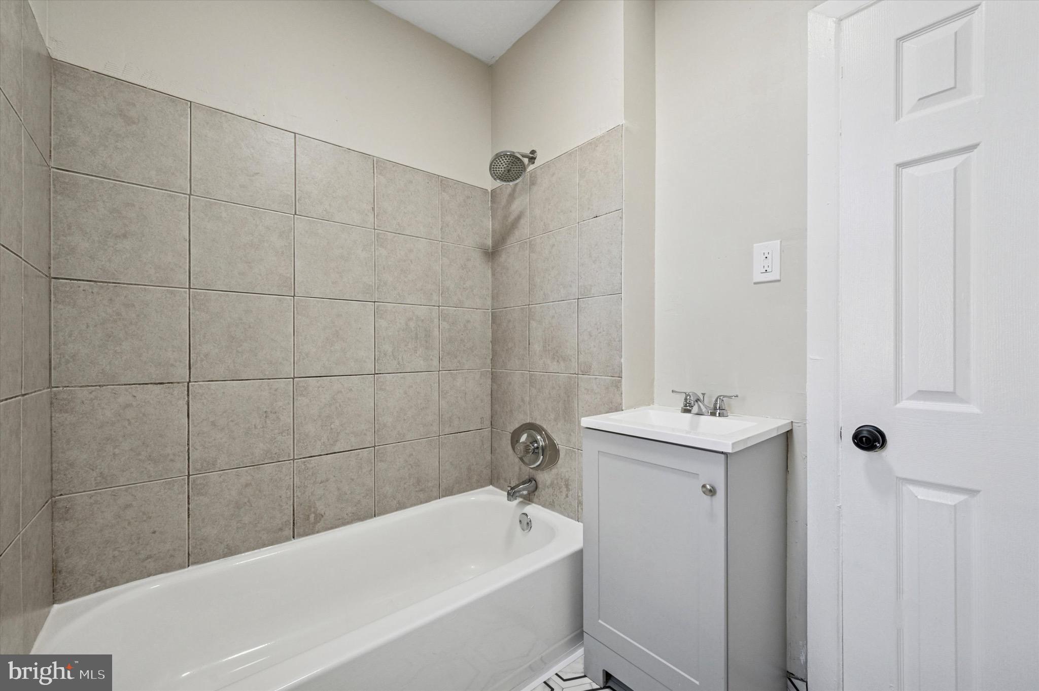 WEST KENSINGTON - Residential