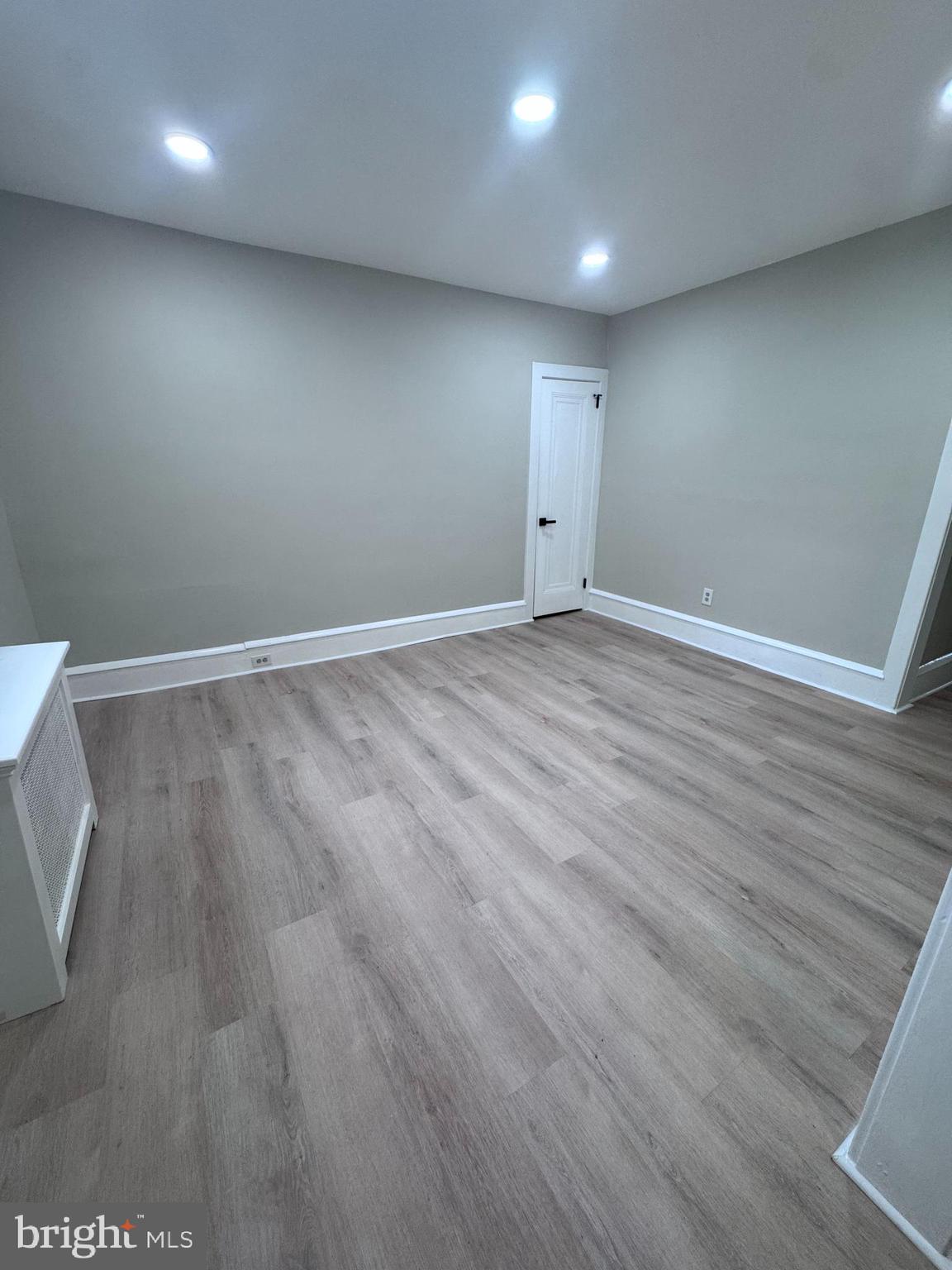 210 E MAPLE AVENUE B4