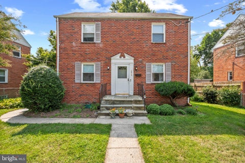 Homes For Sale - 2025 Powhatan Road<br/> HYATTSVILLE, MD 20782